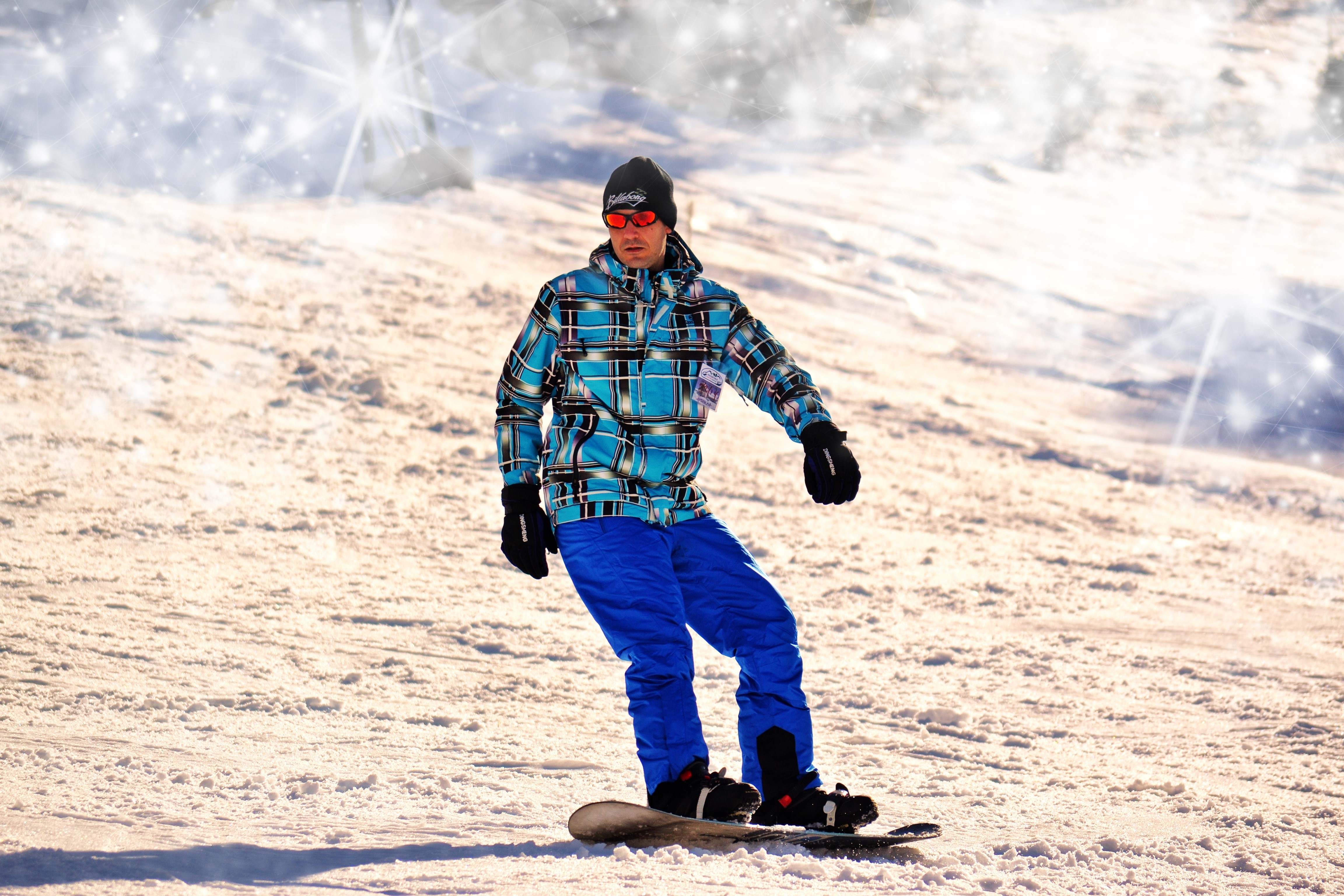 Man Snowboarding in Winter HD Wallpaper