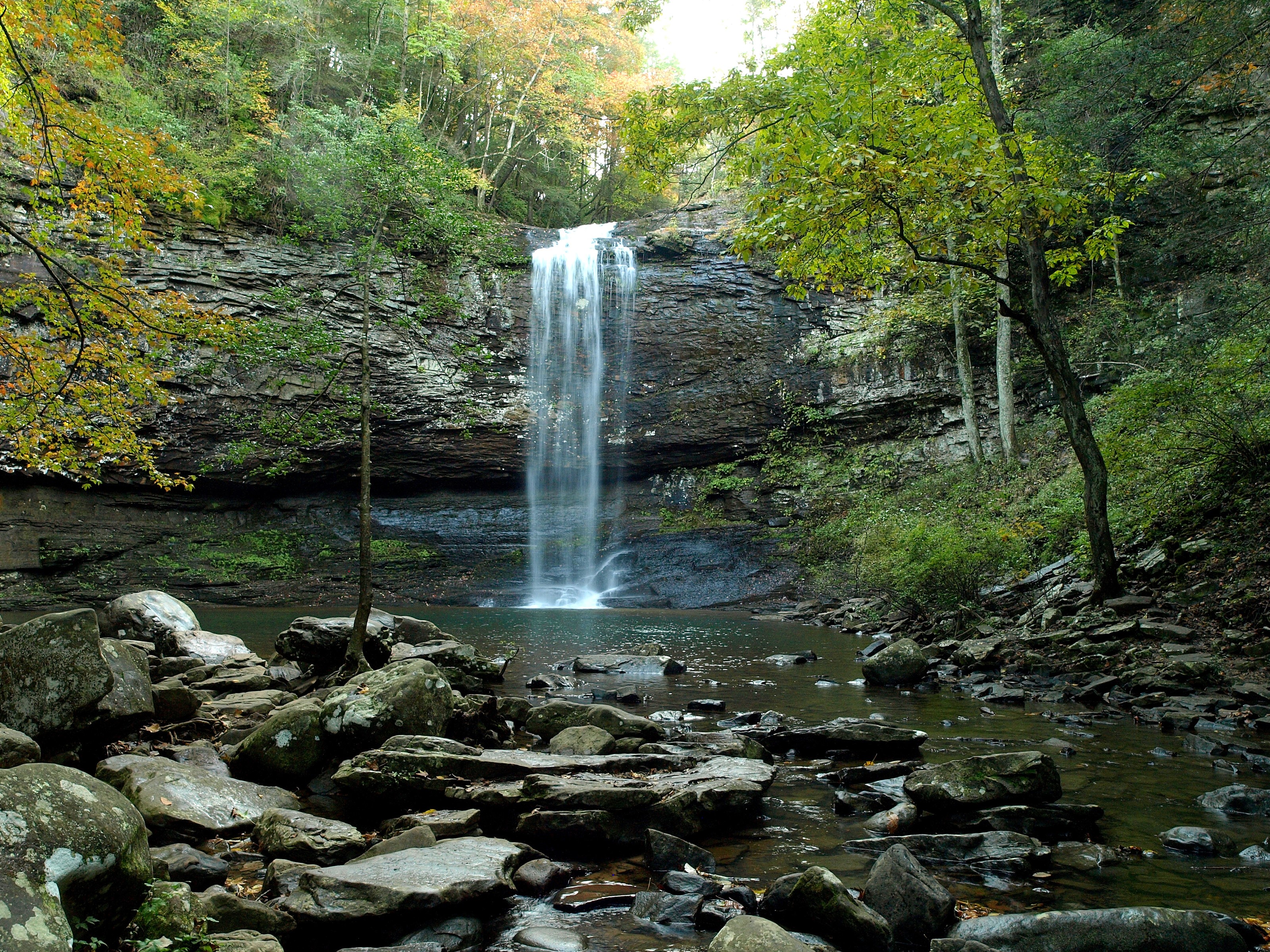 Waterfall in Cloudland Canyon State Park, USA HD Wallpaper