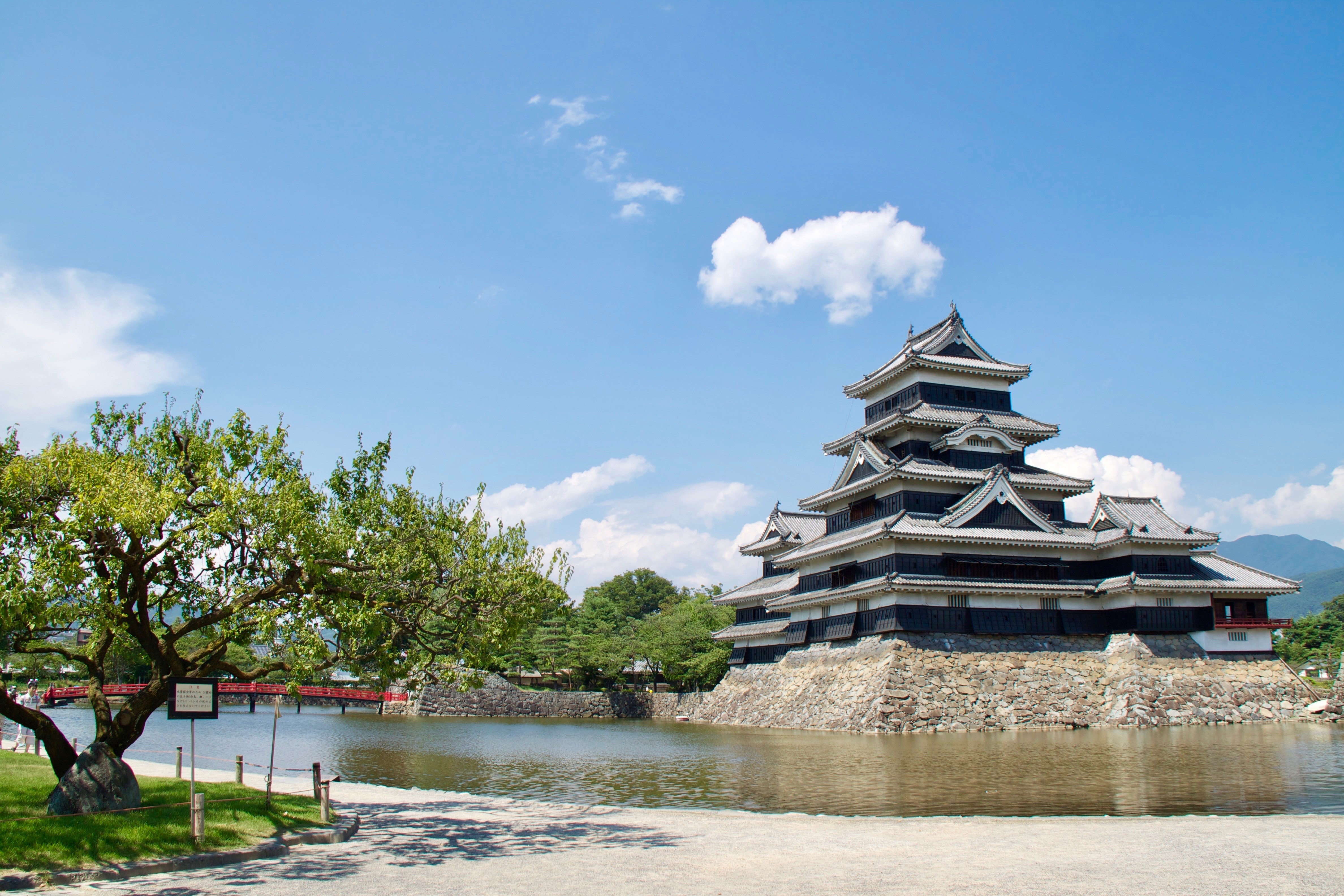 Matsumoto Castle in Nagano, Japan HD Wallpaper