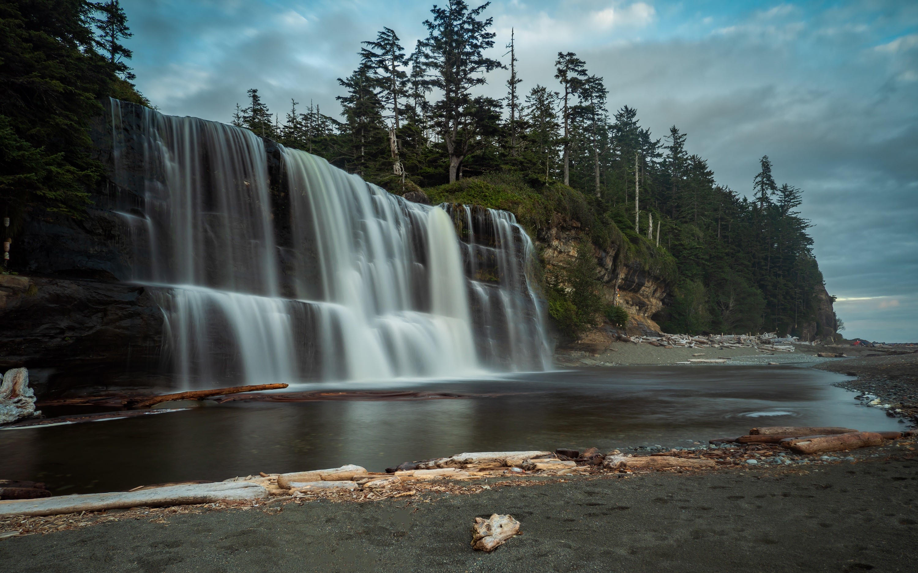 Tsusiat Falls, British Columbia, Canada HD Wallpaper