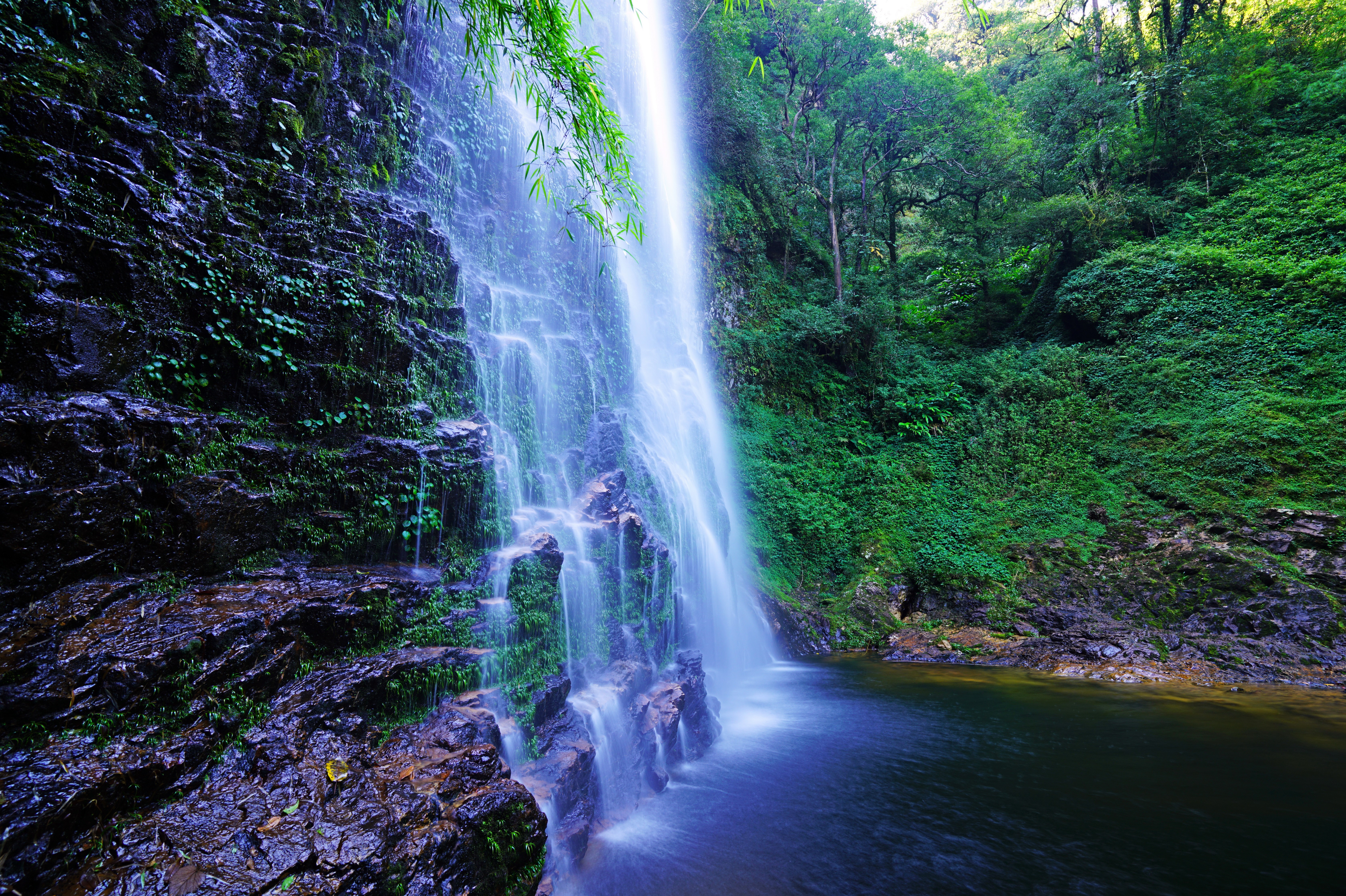 Waterfall in Sapa, Vietnam HD Wallpaper