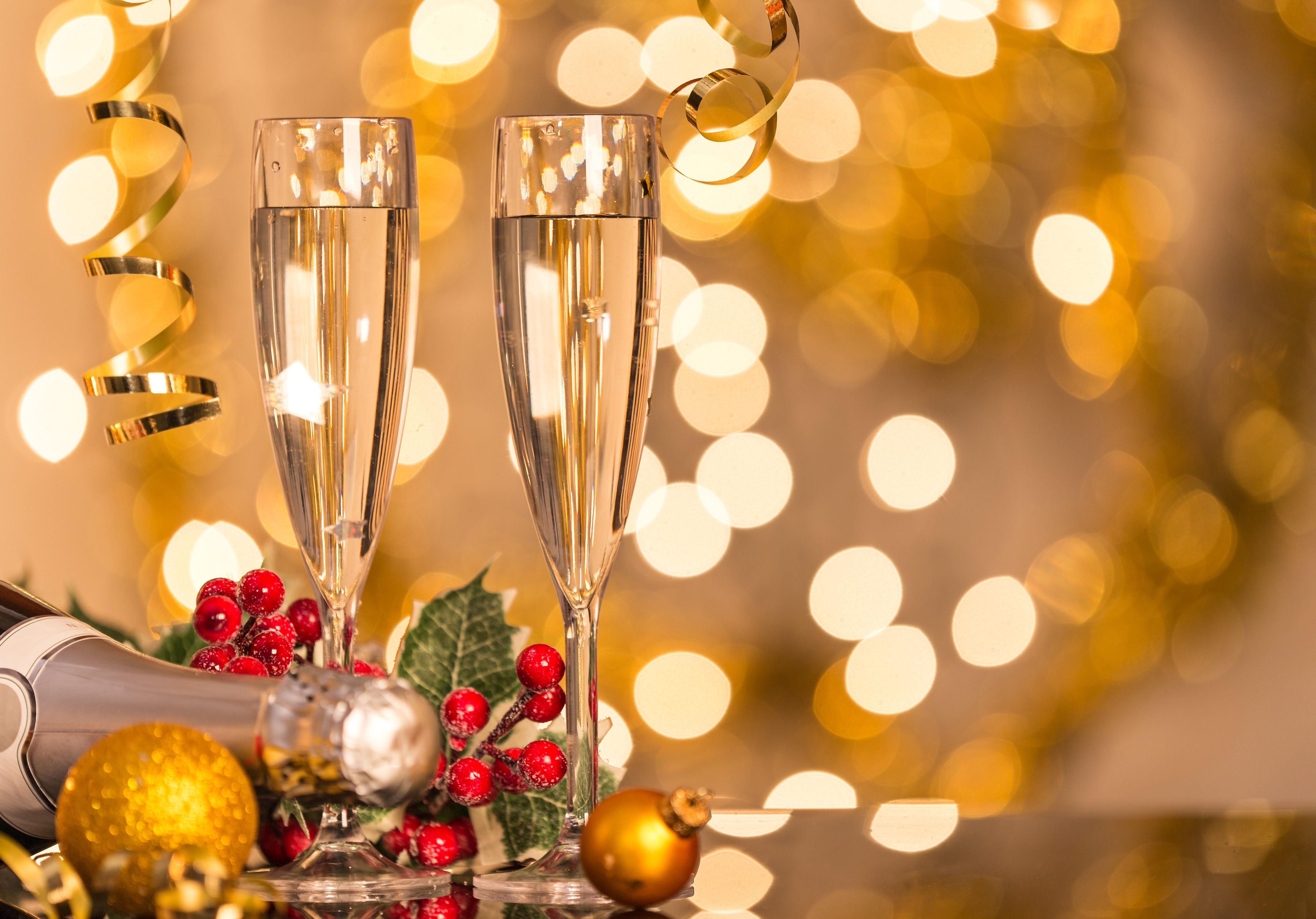 Two champagne glasses with Christmas decorations HD Wallpaper