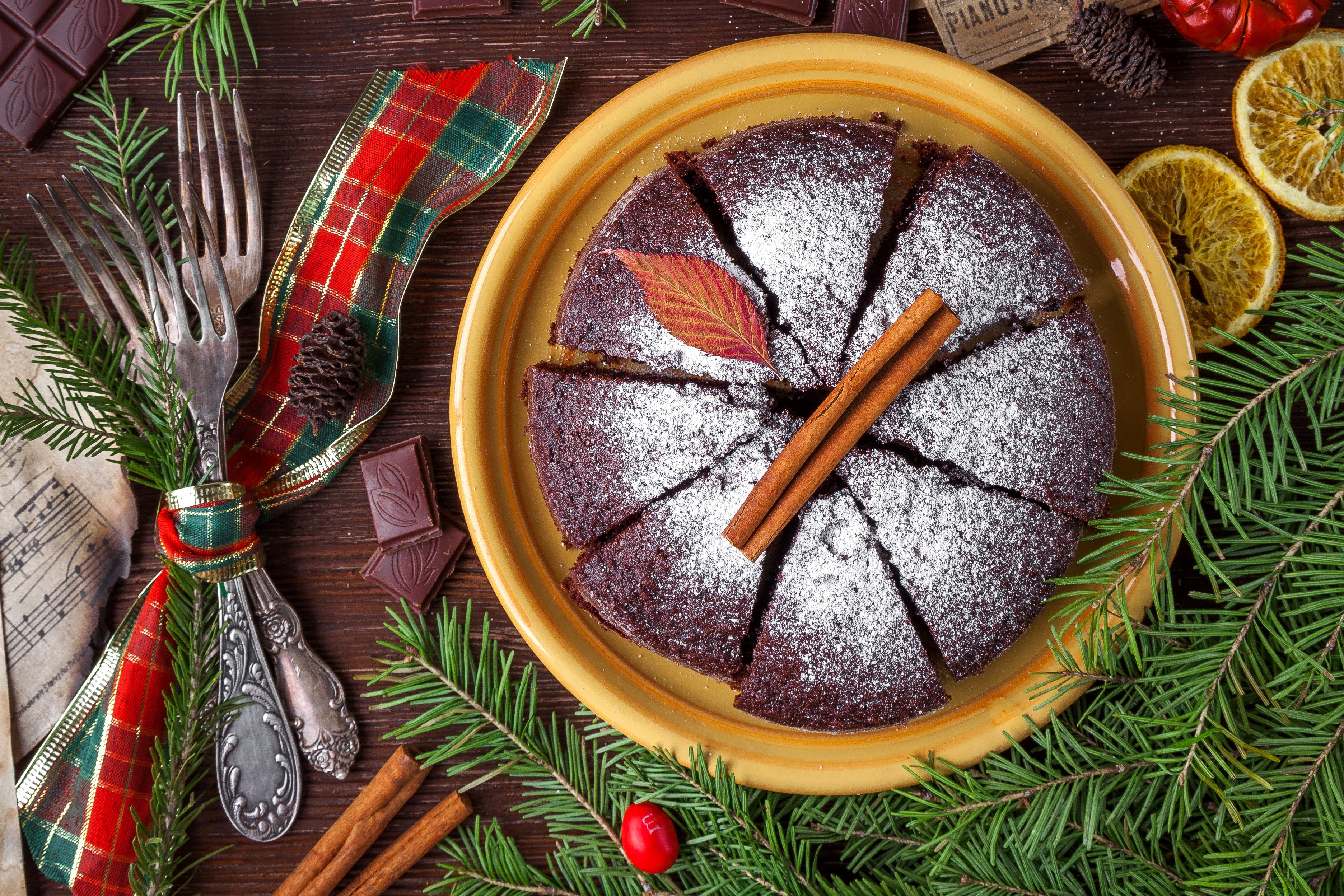 Chocolate cake with powdered sugar and cinnamon HD Wallpaper