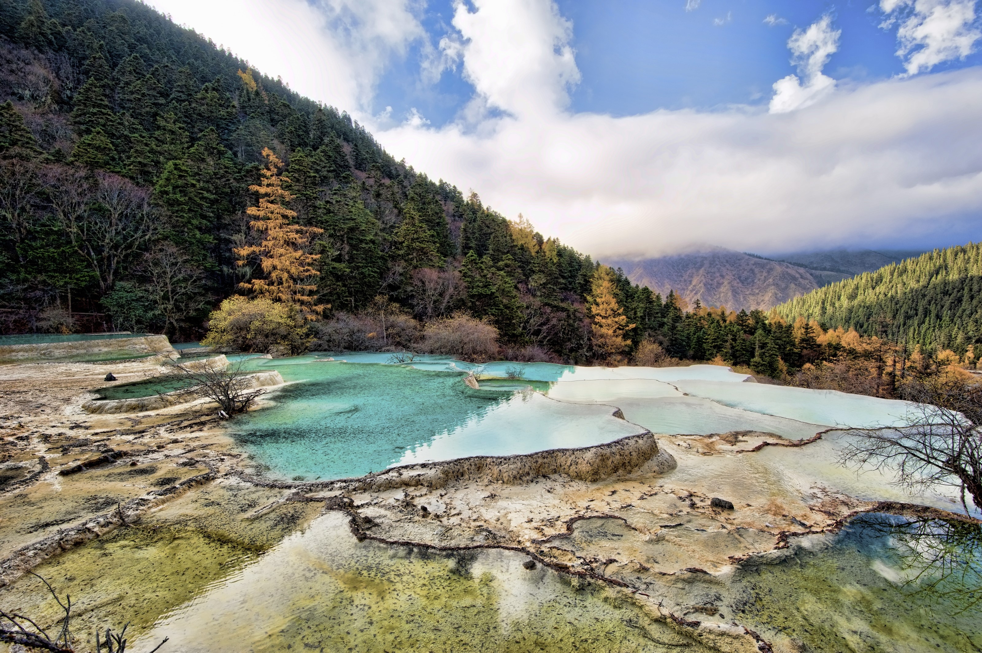 Huanglong National Park, Sichuan, China in Autumn HD Wallpaper