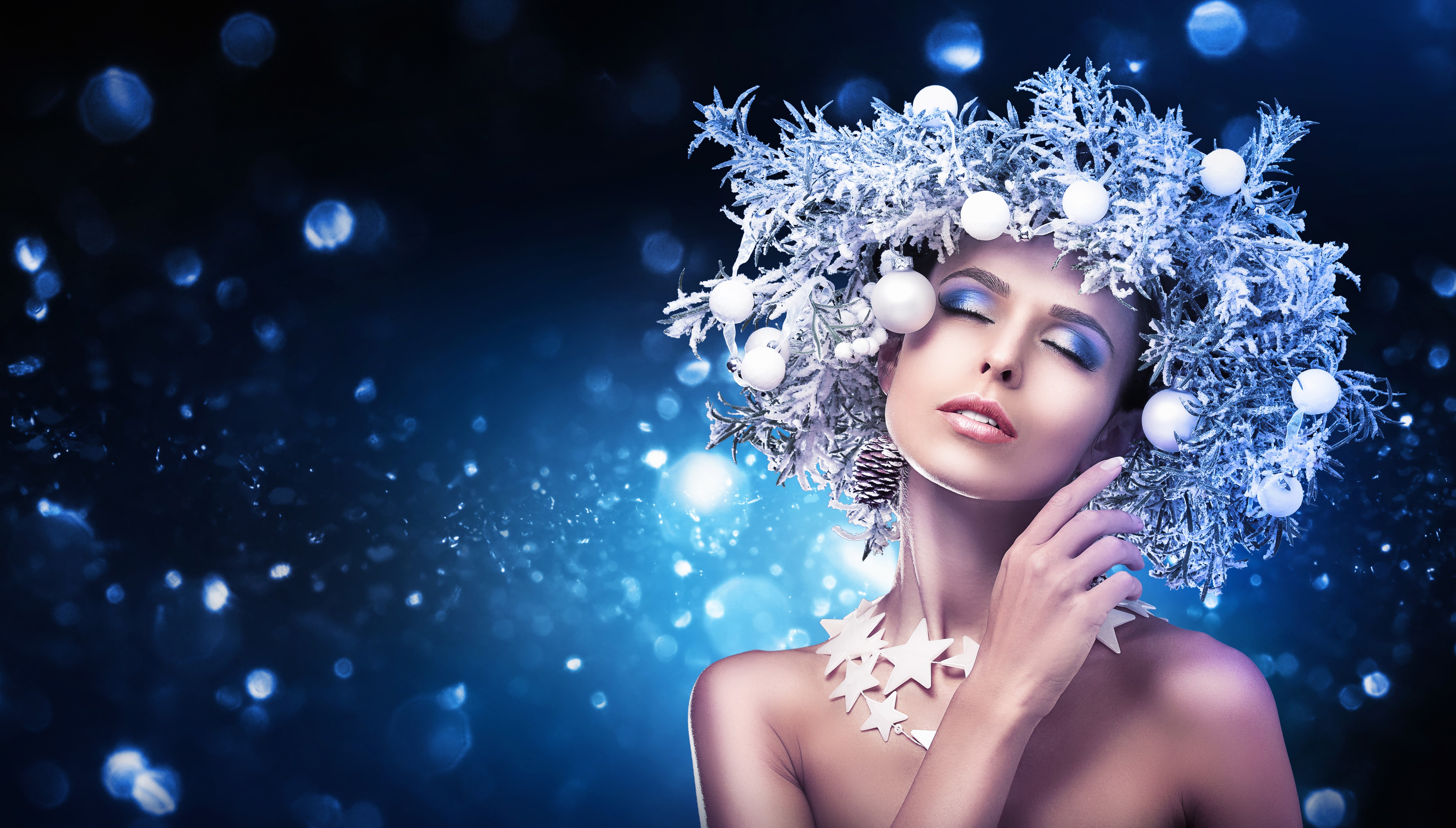 Woman with Christmas wreath and ornaments HD Wallpaper