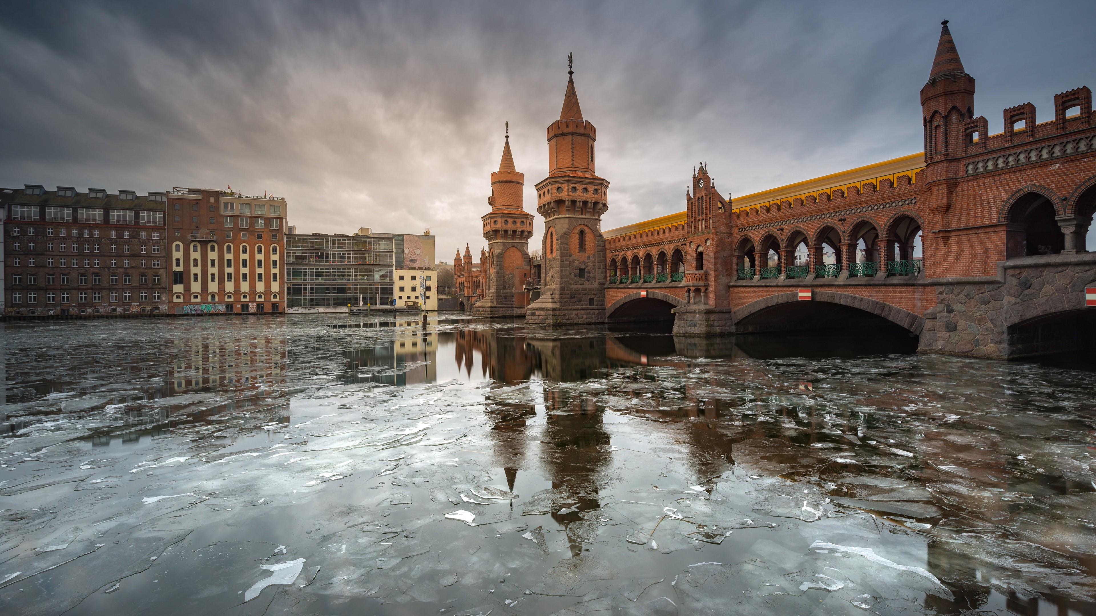 Oberbaum Bridge in Berlin, Germany with Ice on River HD Wallpaper
