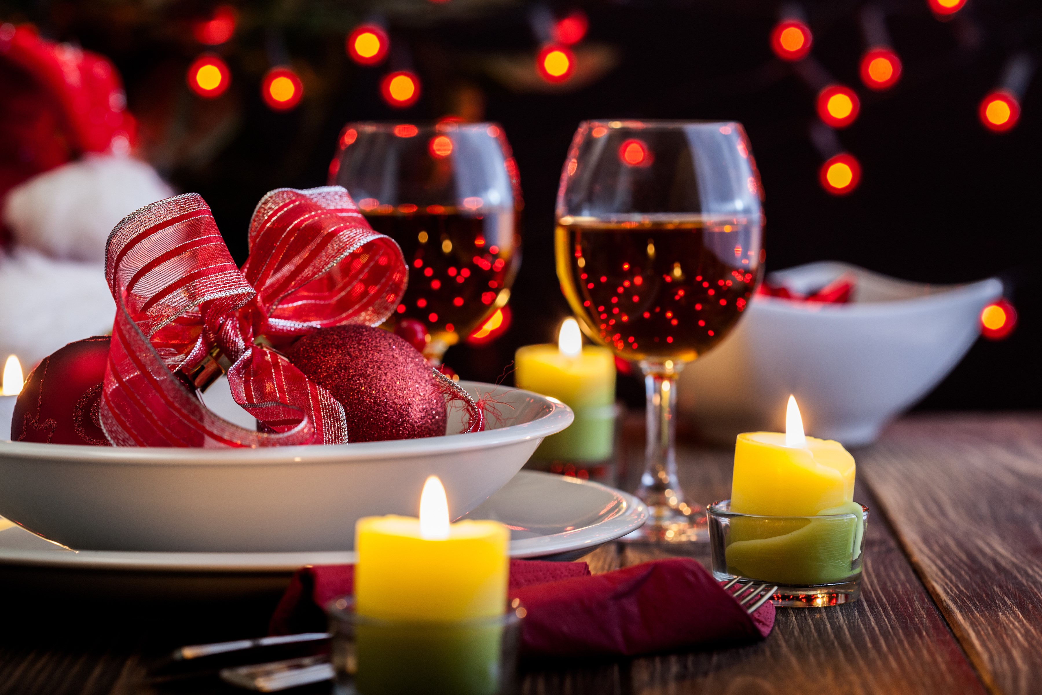 Christmas Table Setting with Wine and Candles HD Wallpaper