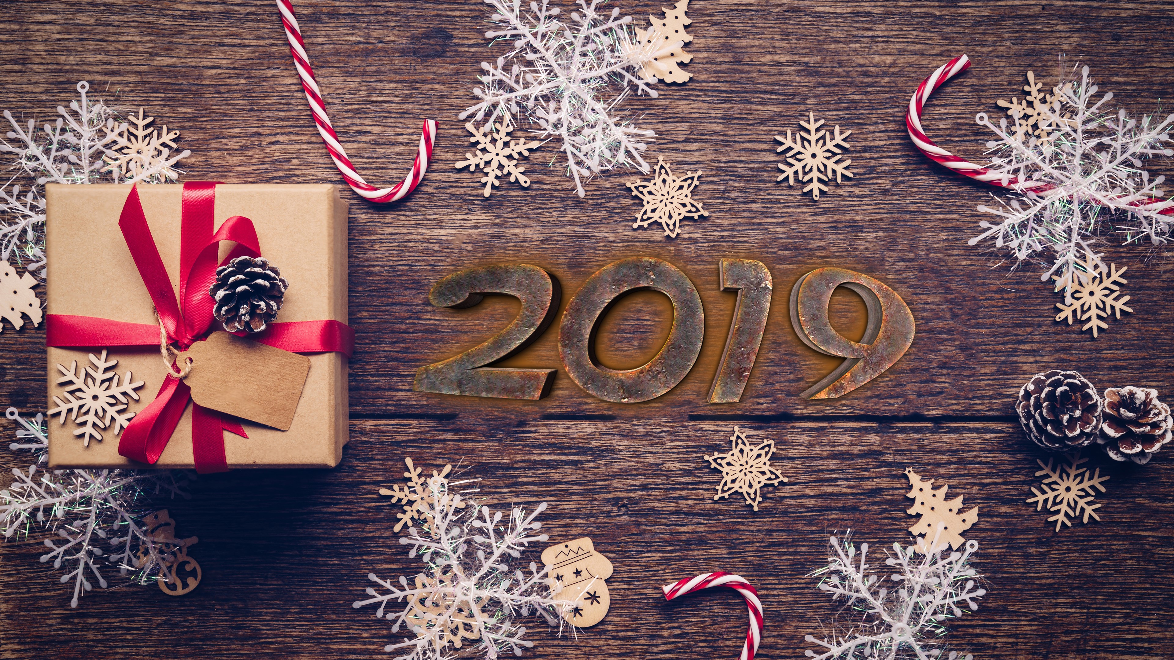 Christmas Gift with 2019 Text and Snowflakes HD Wallpaper