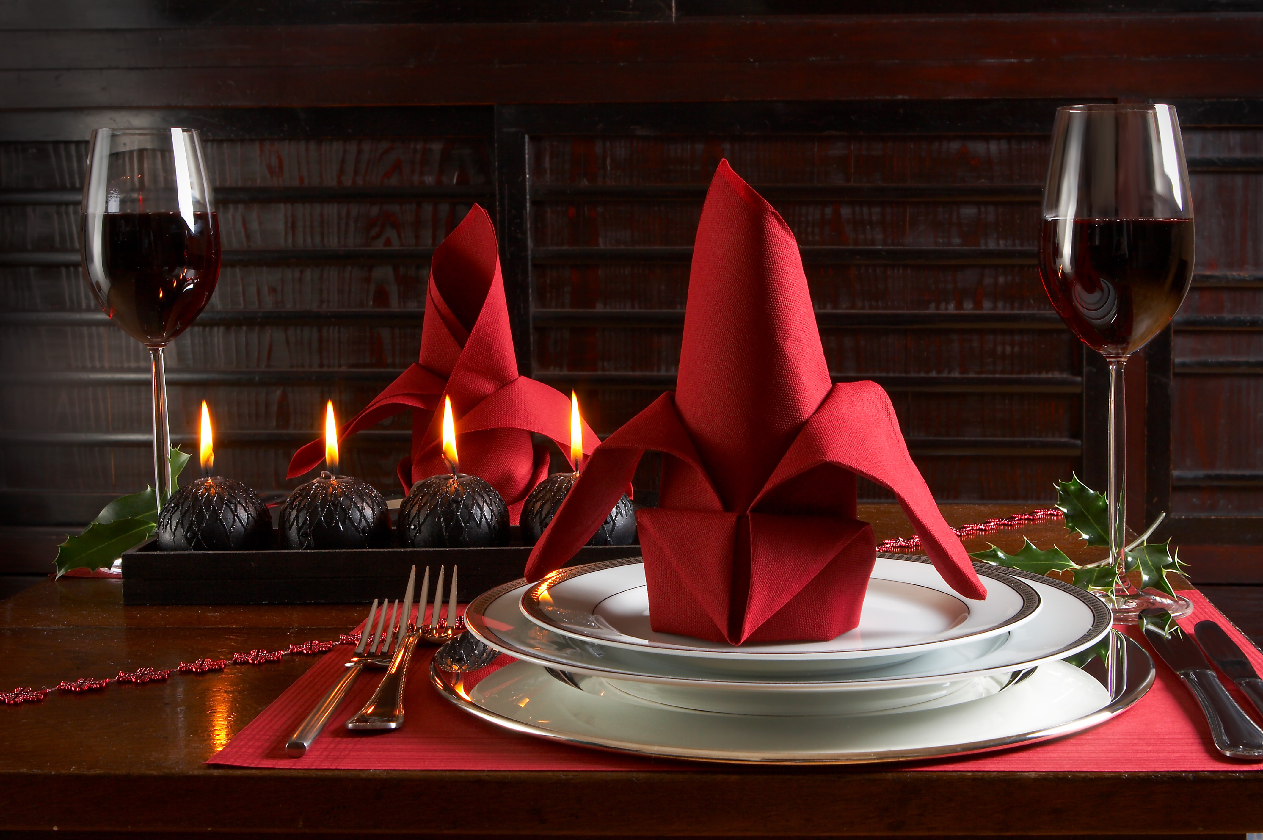 Christmas Table Setting with Wine and Candles HD Wallpaper