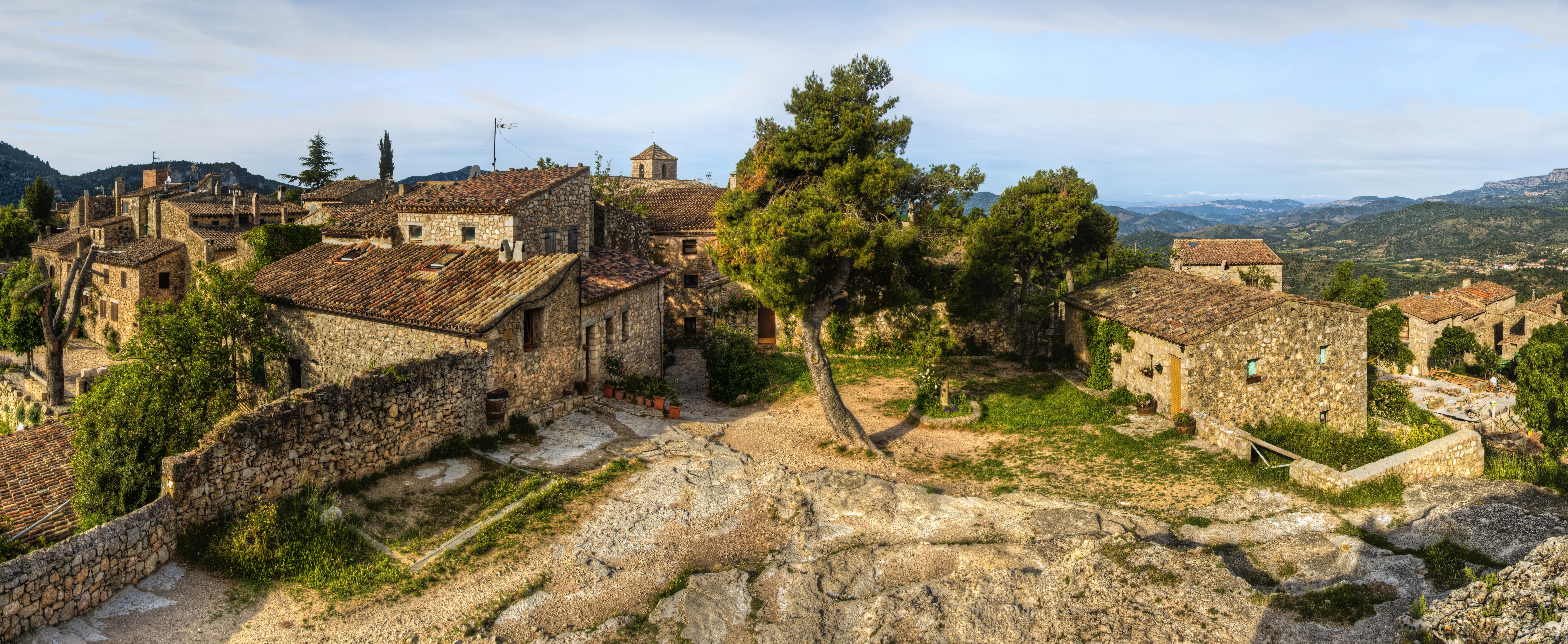 Ciurana de Prades Catalonia Spain Houses and Trees HD Wallpaper