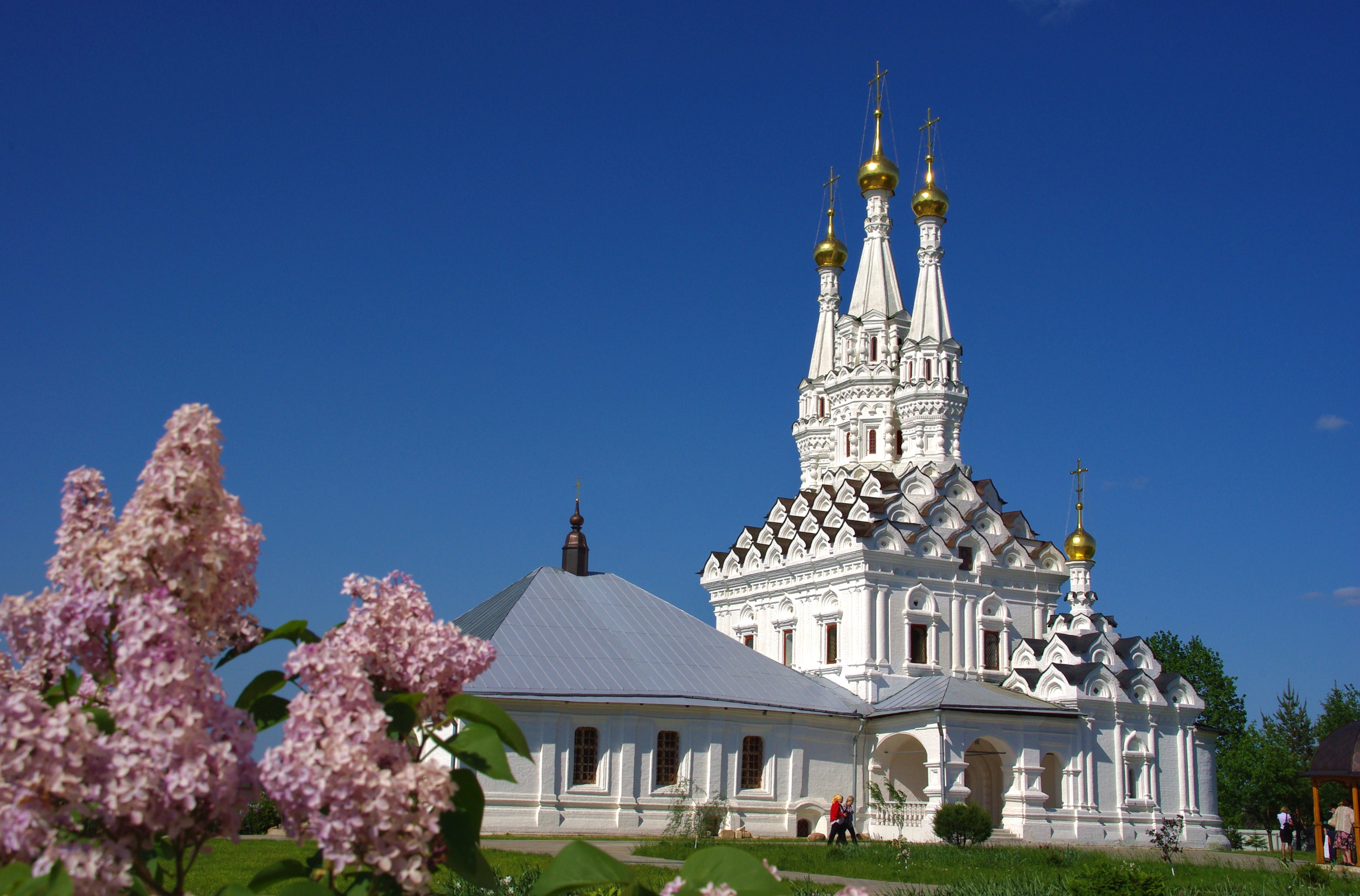 Church of Hodegetria in Smolensk region, Russia HD Wallpaper