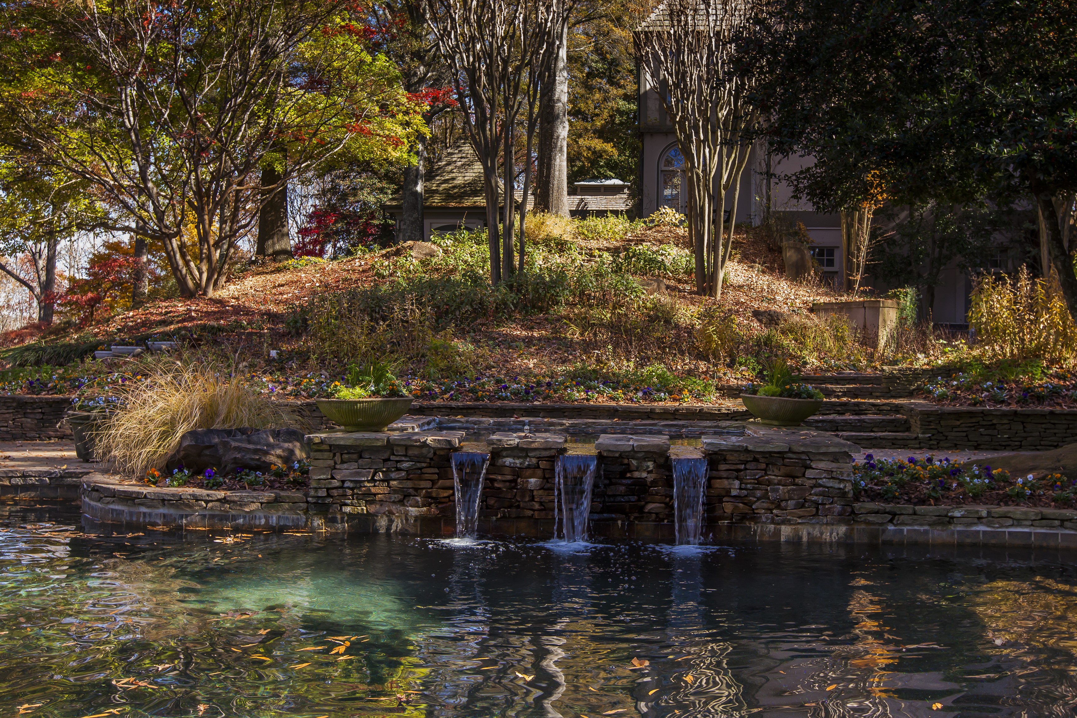 Gibbs Gardens Pond and Waterfalls in Autumn HD Wallpaper