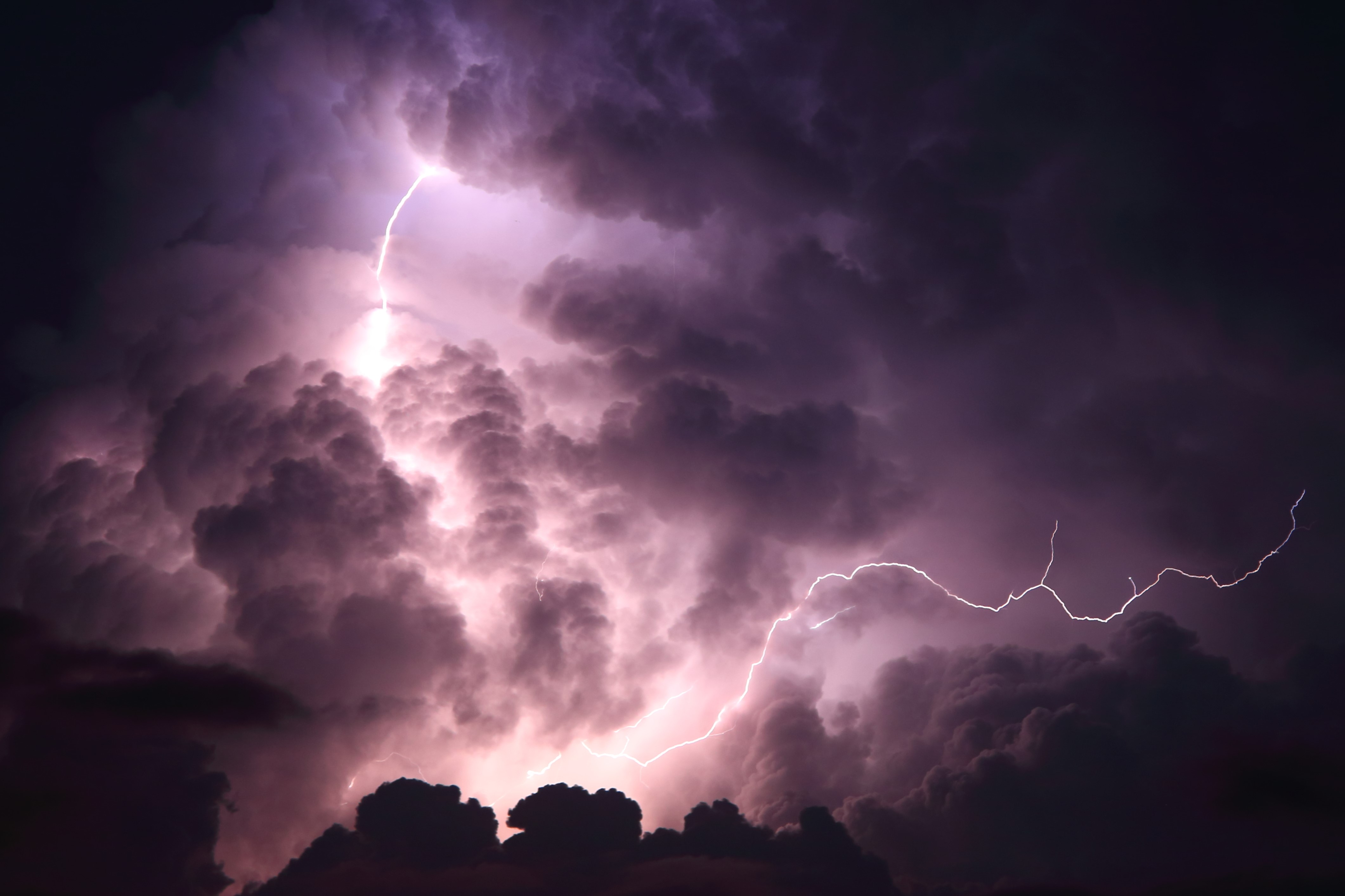 Lightning in the Night Sky HD Wallpaper