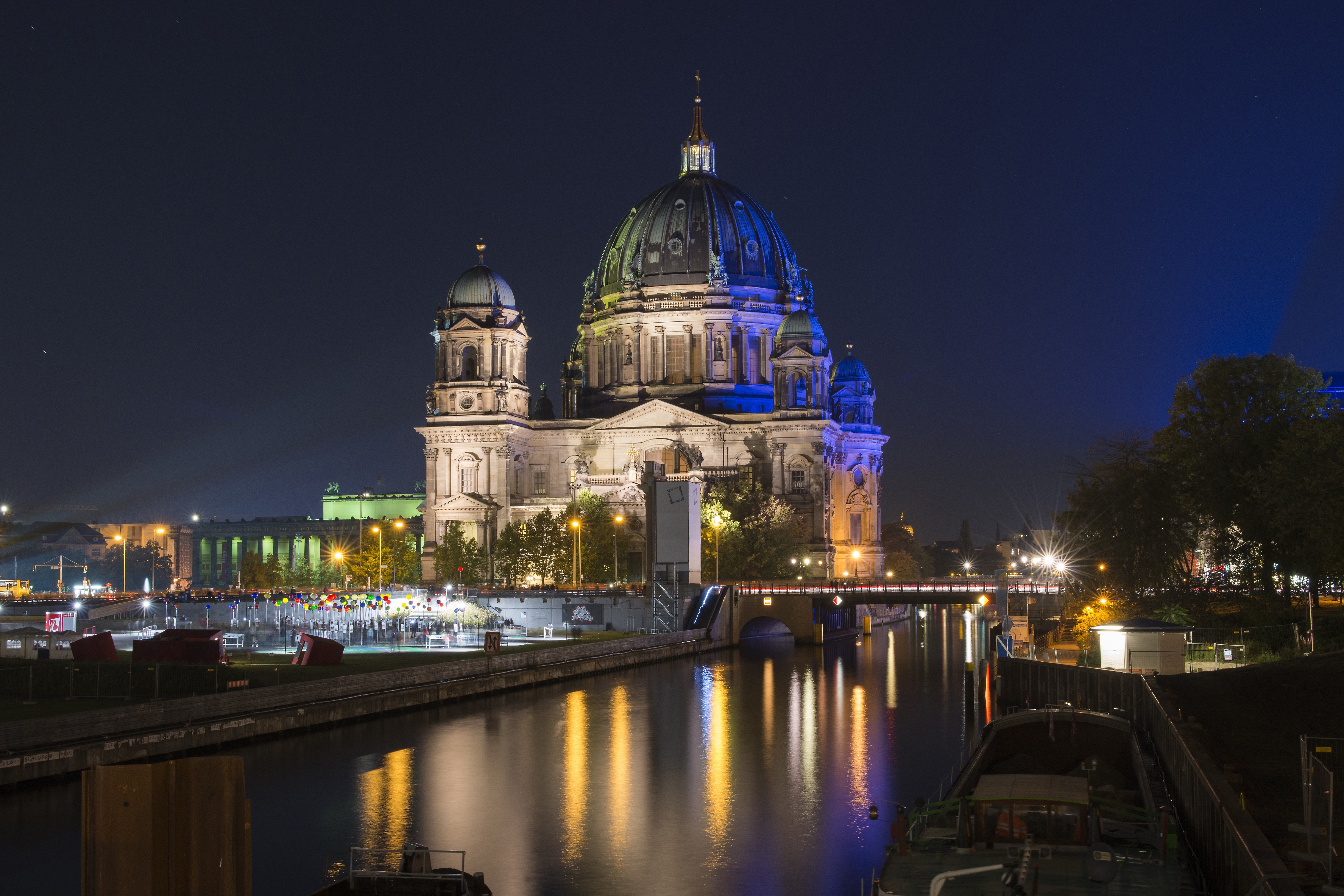 Berlin Cathedral at Night over Spree River HD Wallpaper