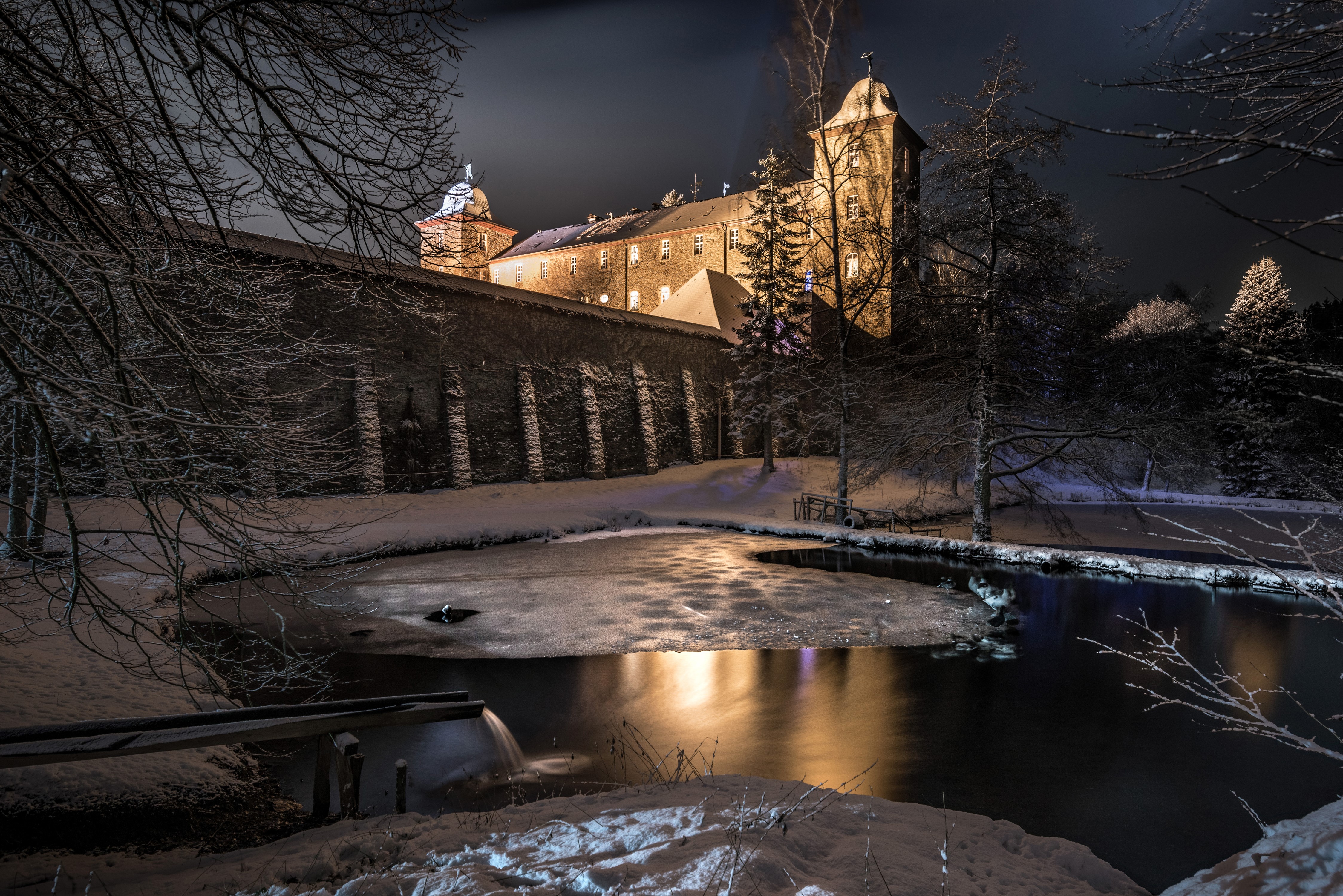 4K Castle Schnellenberg Germany Winter Evening Pond Snow HD Wallpaper