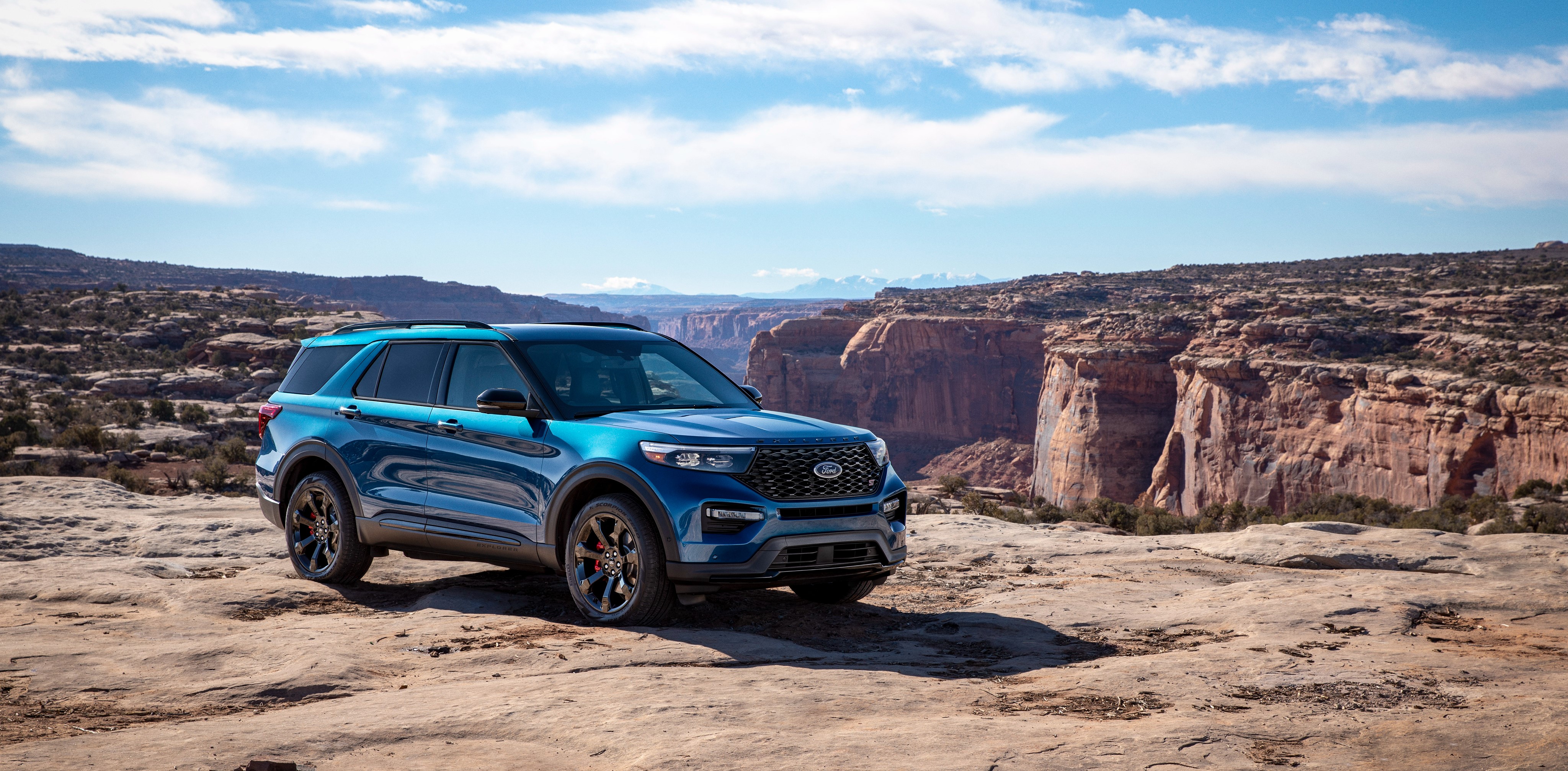 4K 2019 Ford Explorer ST SUV HD Wallpaper