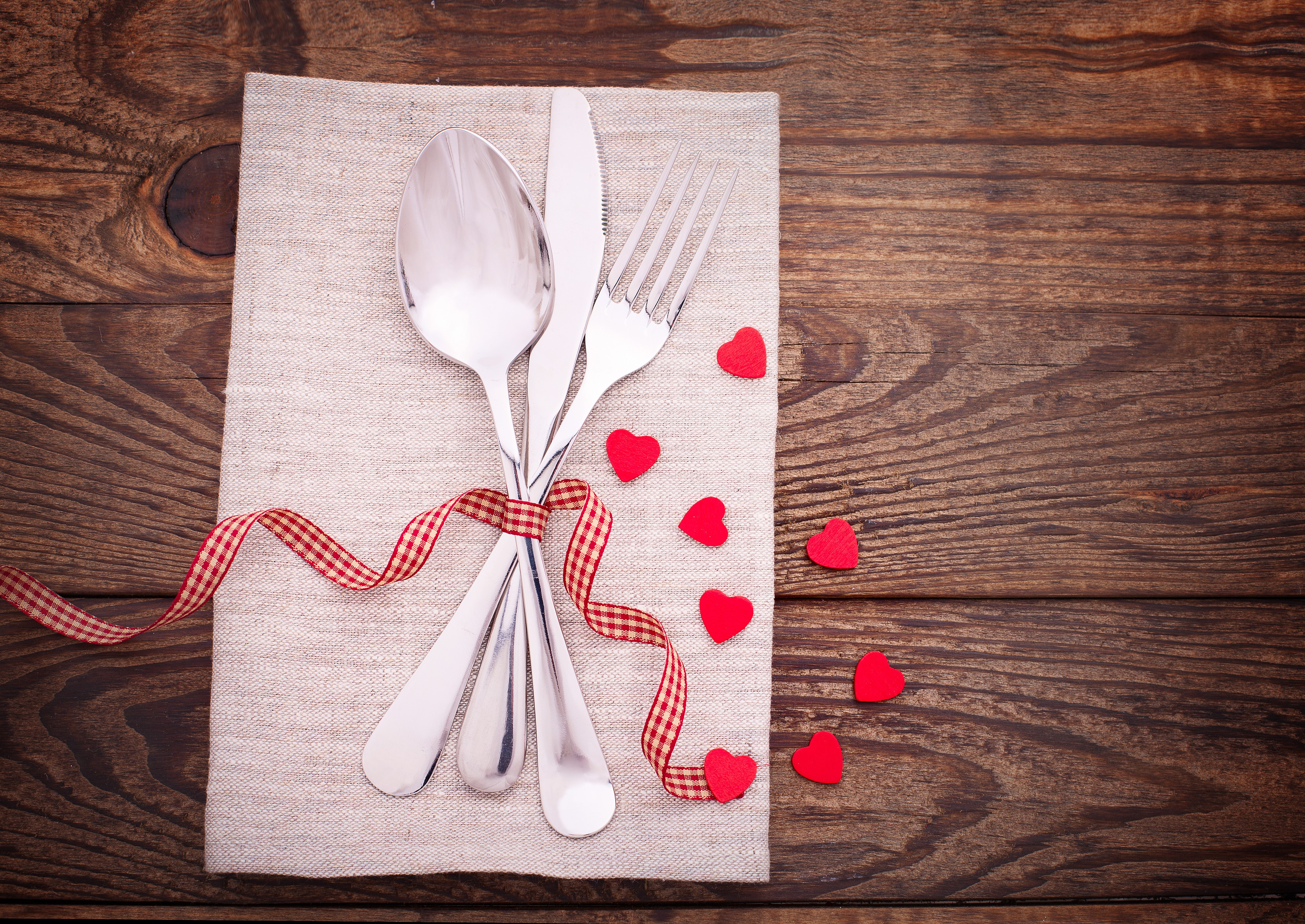 Valentine's Day Table Setting with Hearts and Ribbon HD Wallpaper