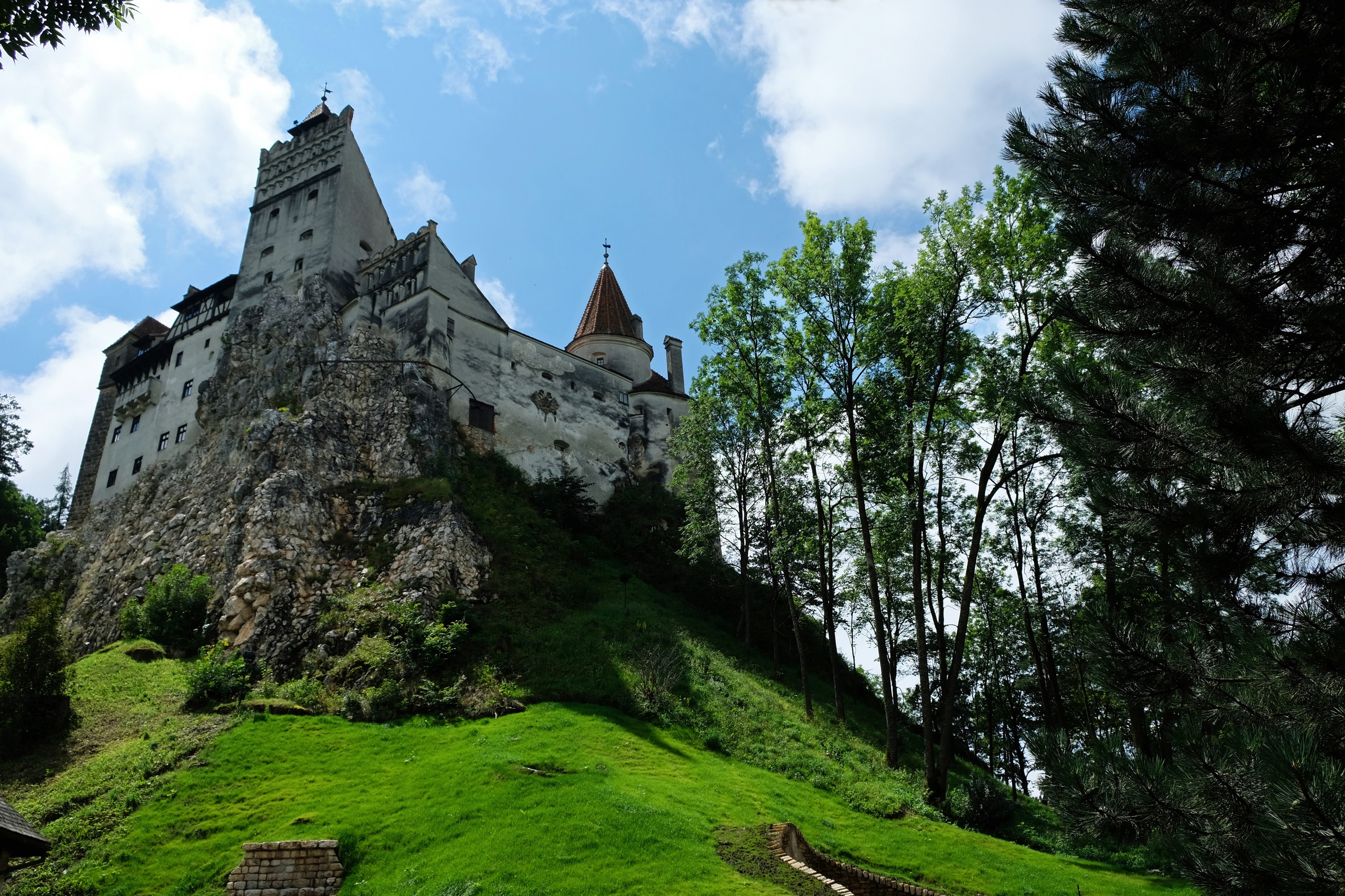 Bran Castle Transylvania Romania HD Wallpaper