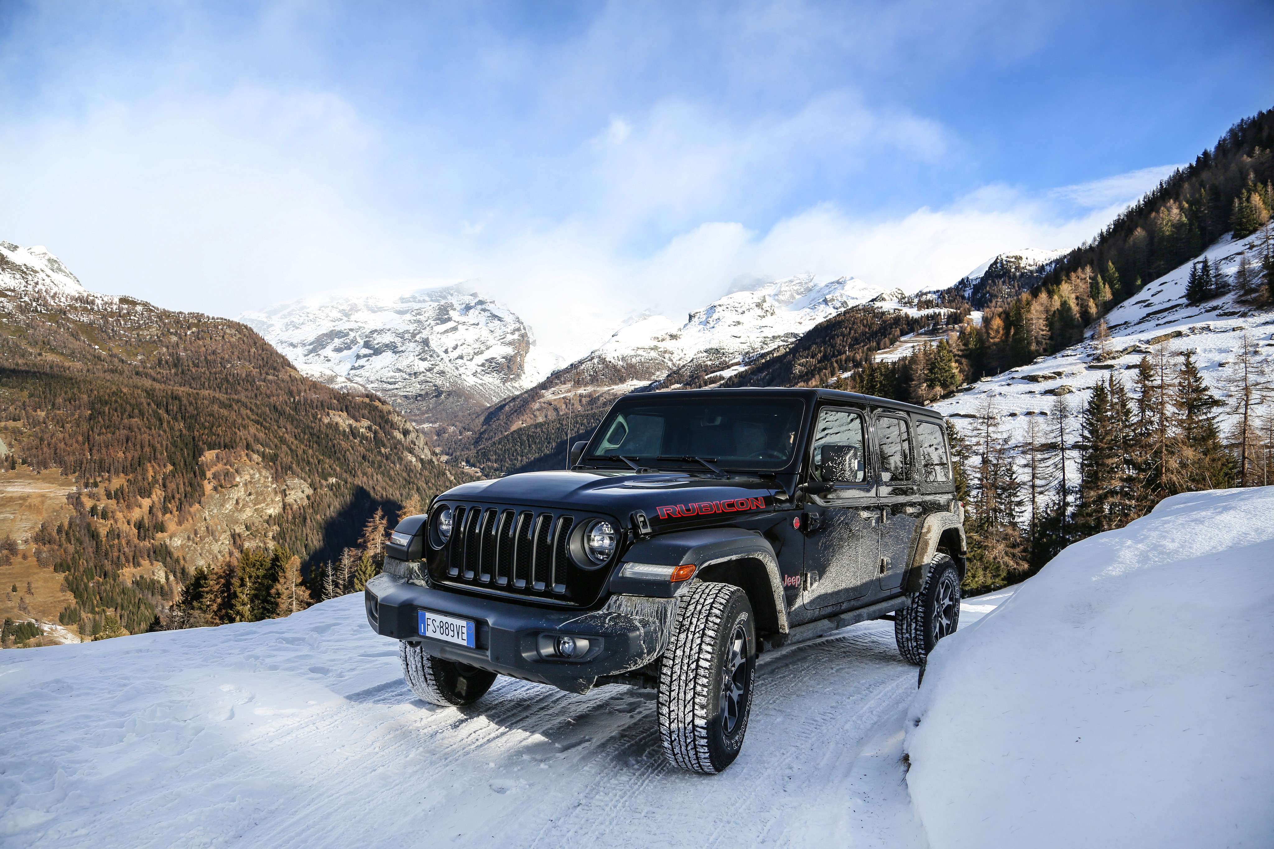 Black Jeep Wrangler Unlimited Rubicon in Snow HD Wallpaper