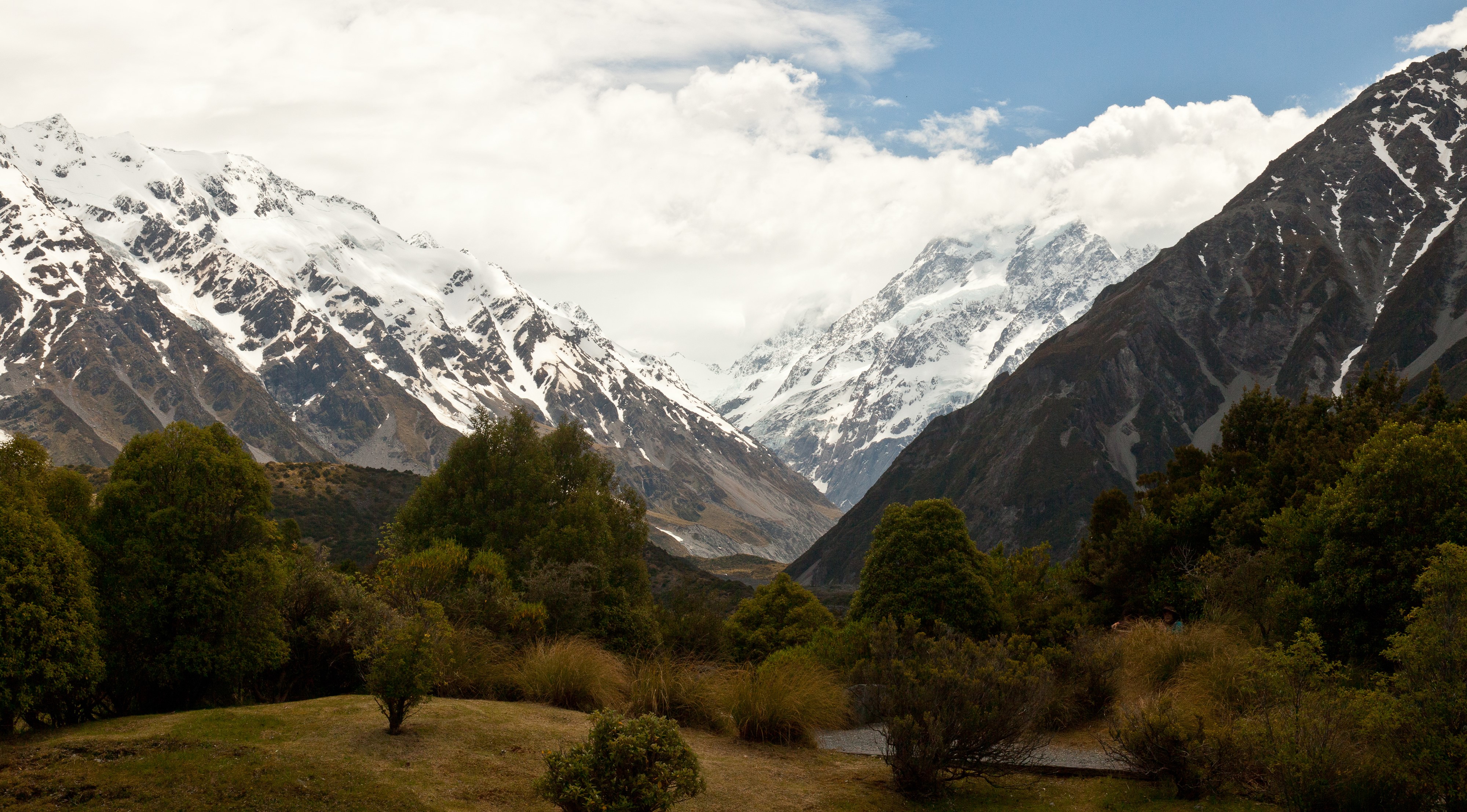Snow-capped mountains in Mount Cook National Park, New Zealand HD Wallpaper