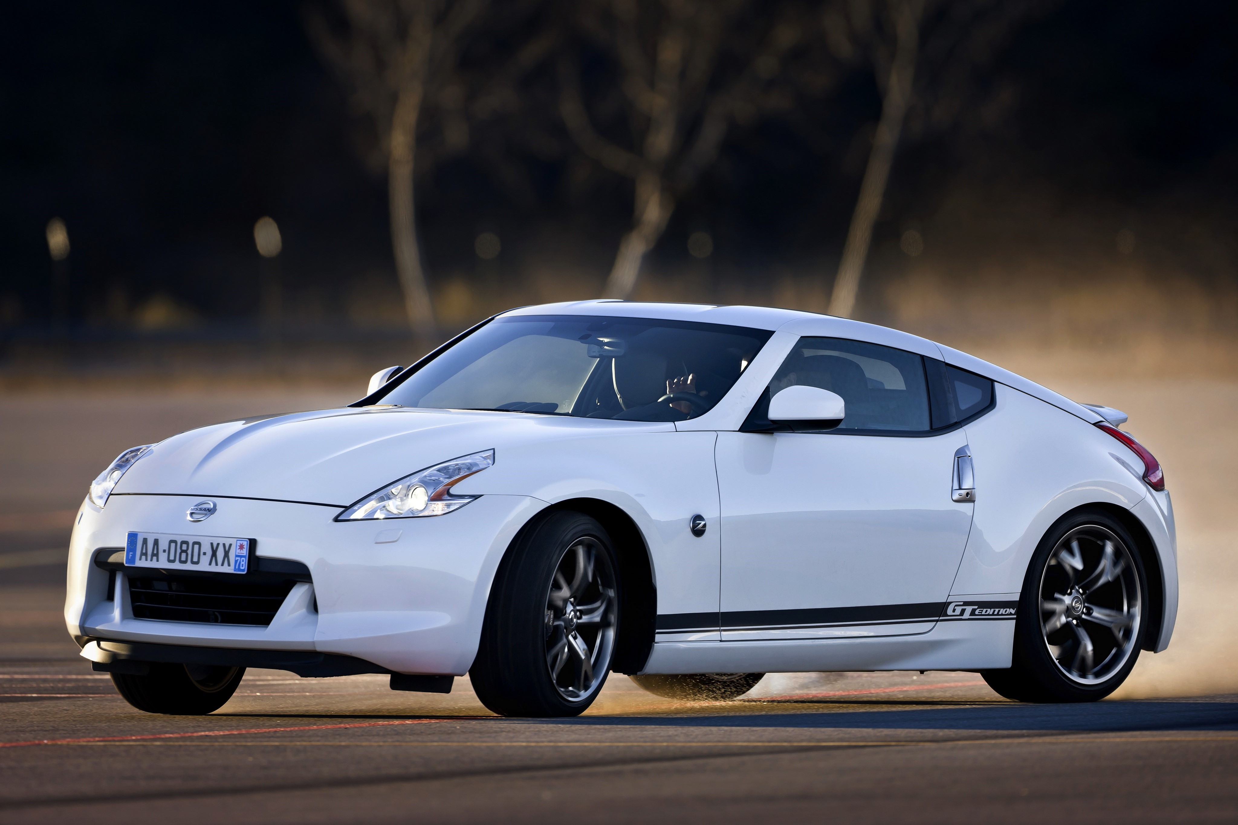 White 2011 Nissan 370Z GT Edition HD Wallpaper