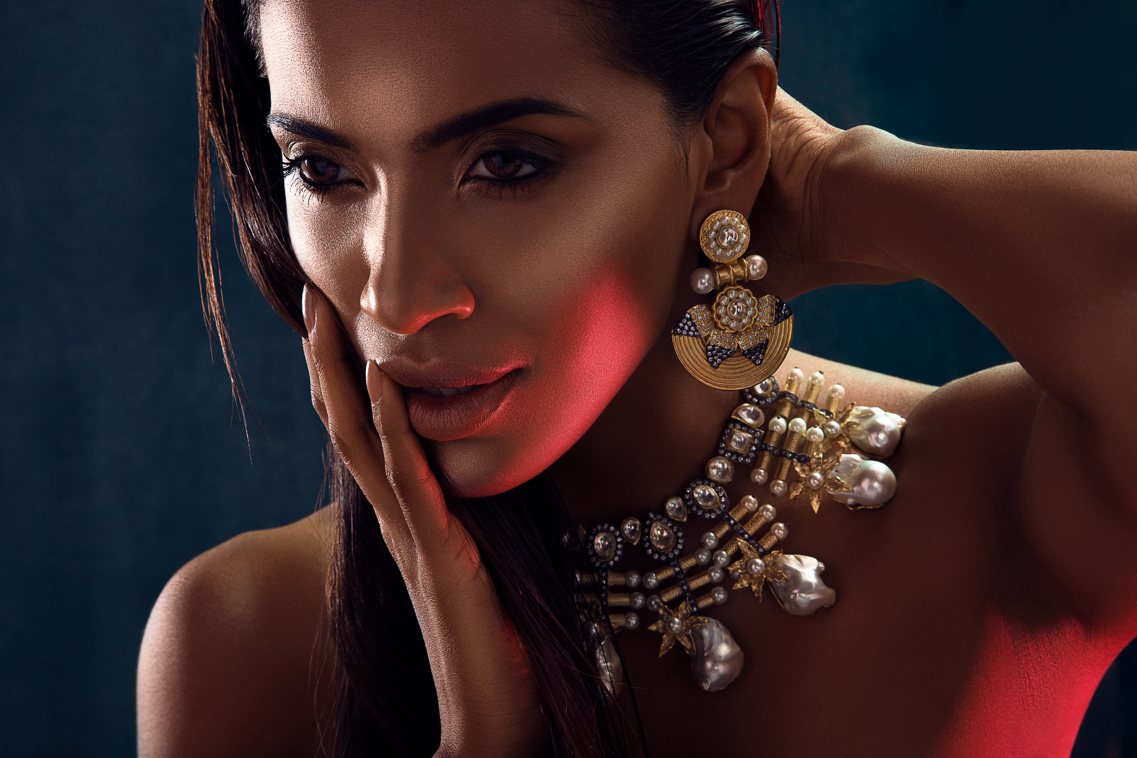 Woman with Indian jewelry and makeup HD Wallpaper