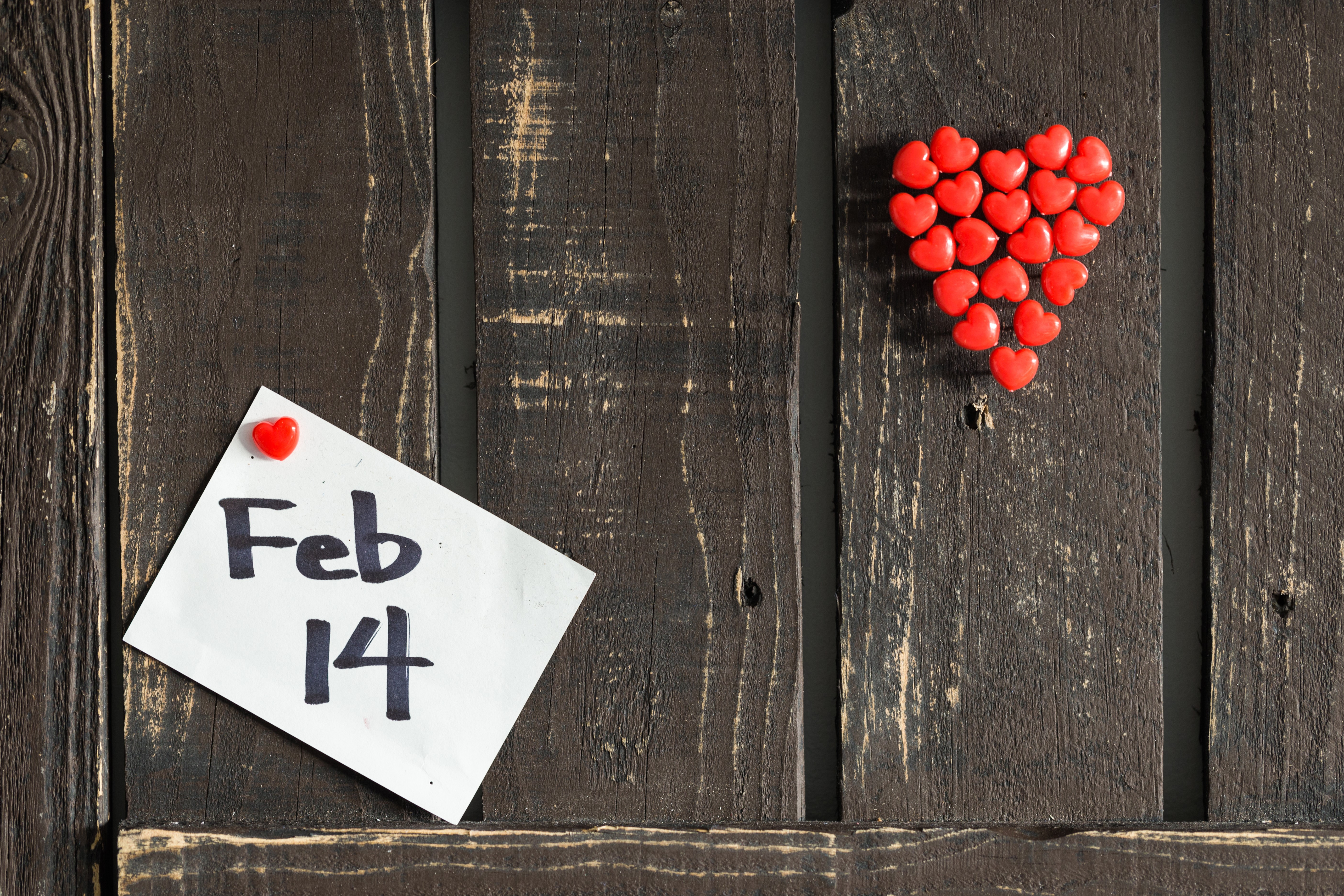 Valentine's Day Feb 14th on Wood Planks HD Wallpaper