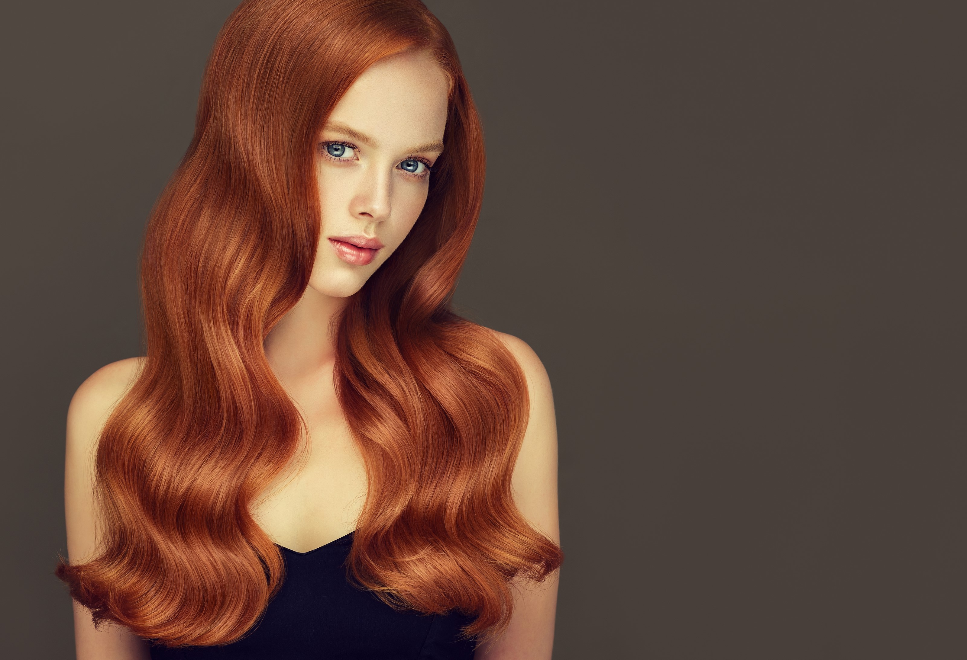 Redhead woman with wavy hair HD Wallpaper