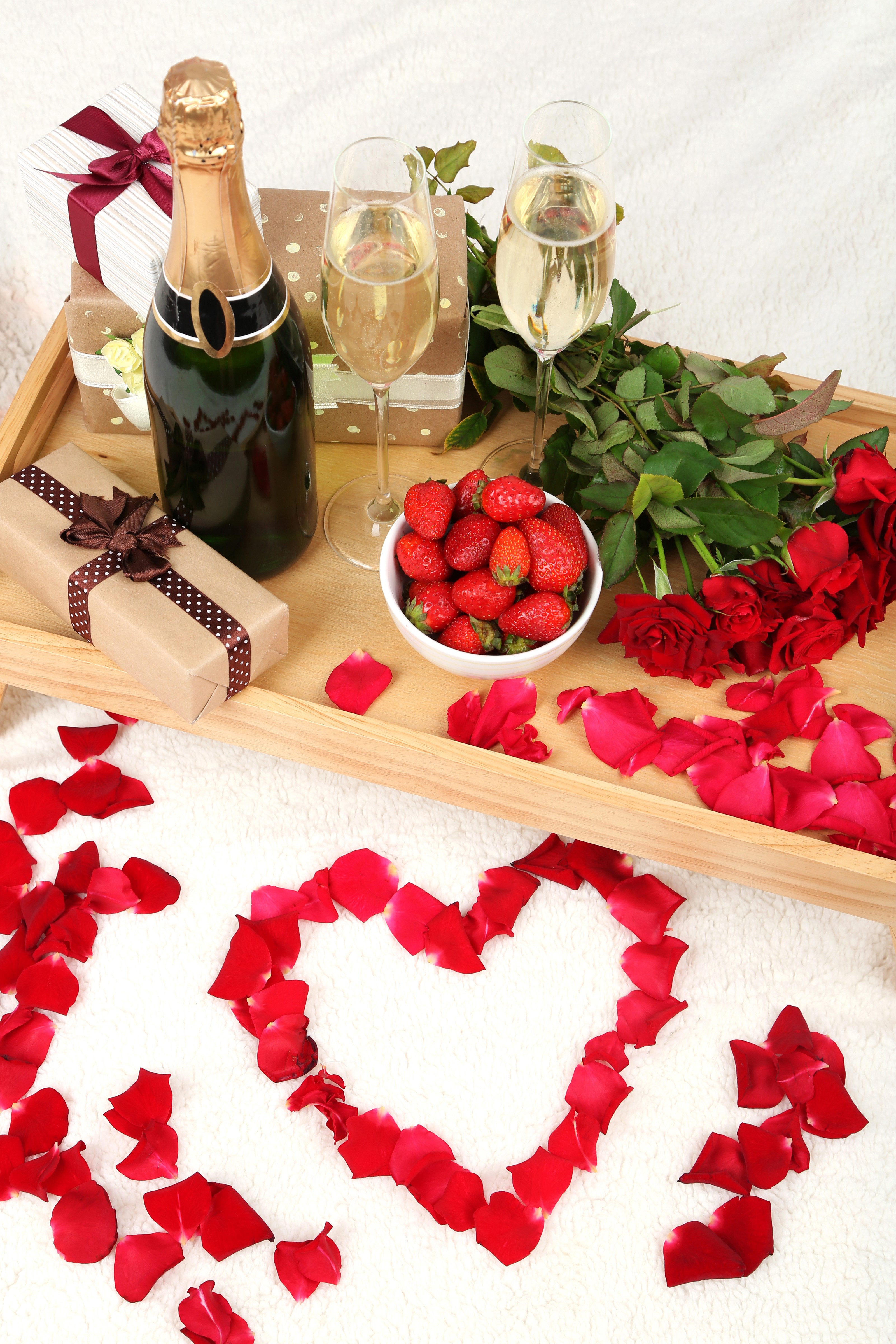 Valentine's Day Champagne and Roses Still Life HD Phone Wallpaper