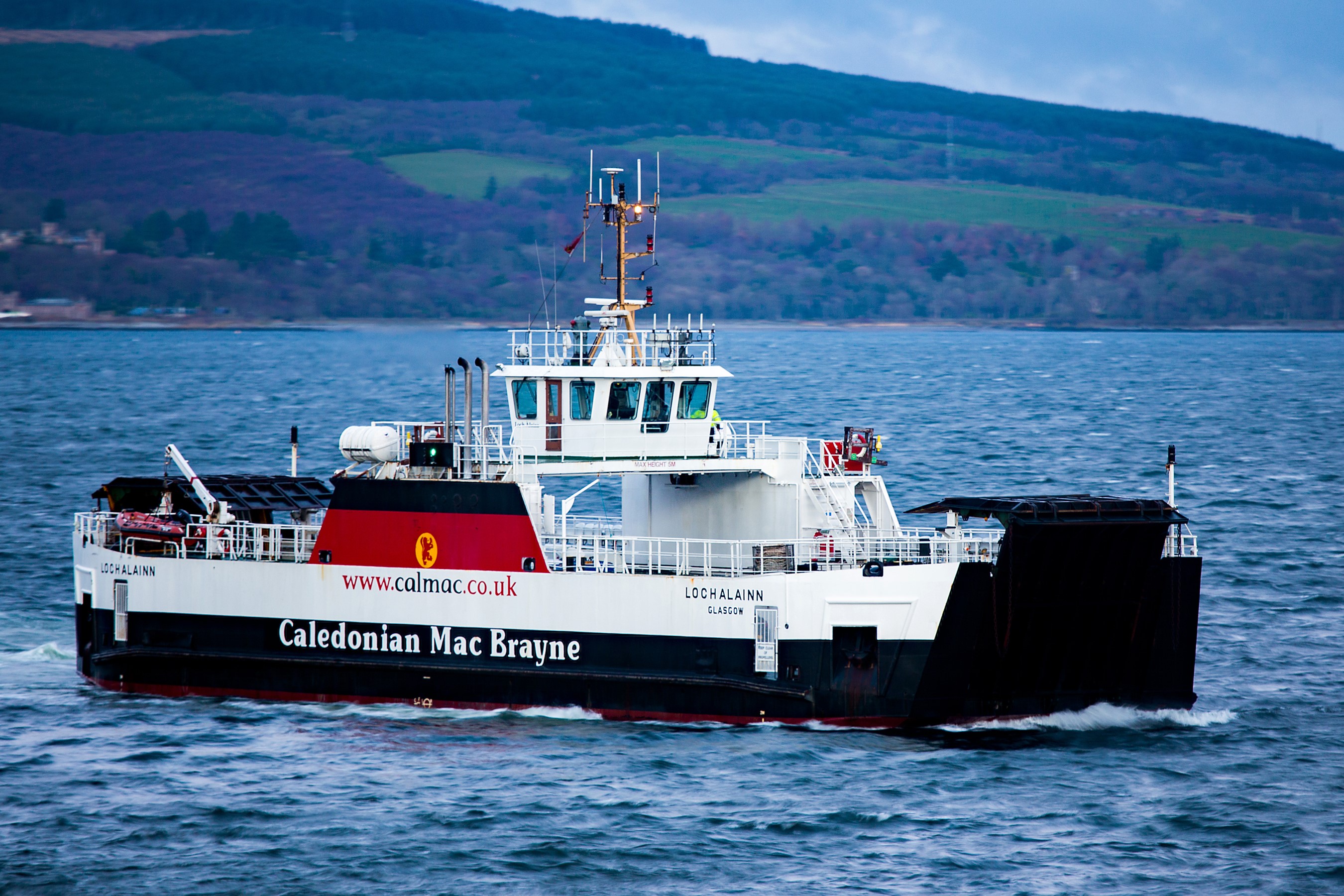 MV Loch Alainn ferry operated by Caledonian MacBrayne HD Wallpaper
