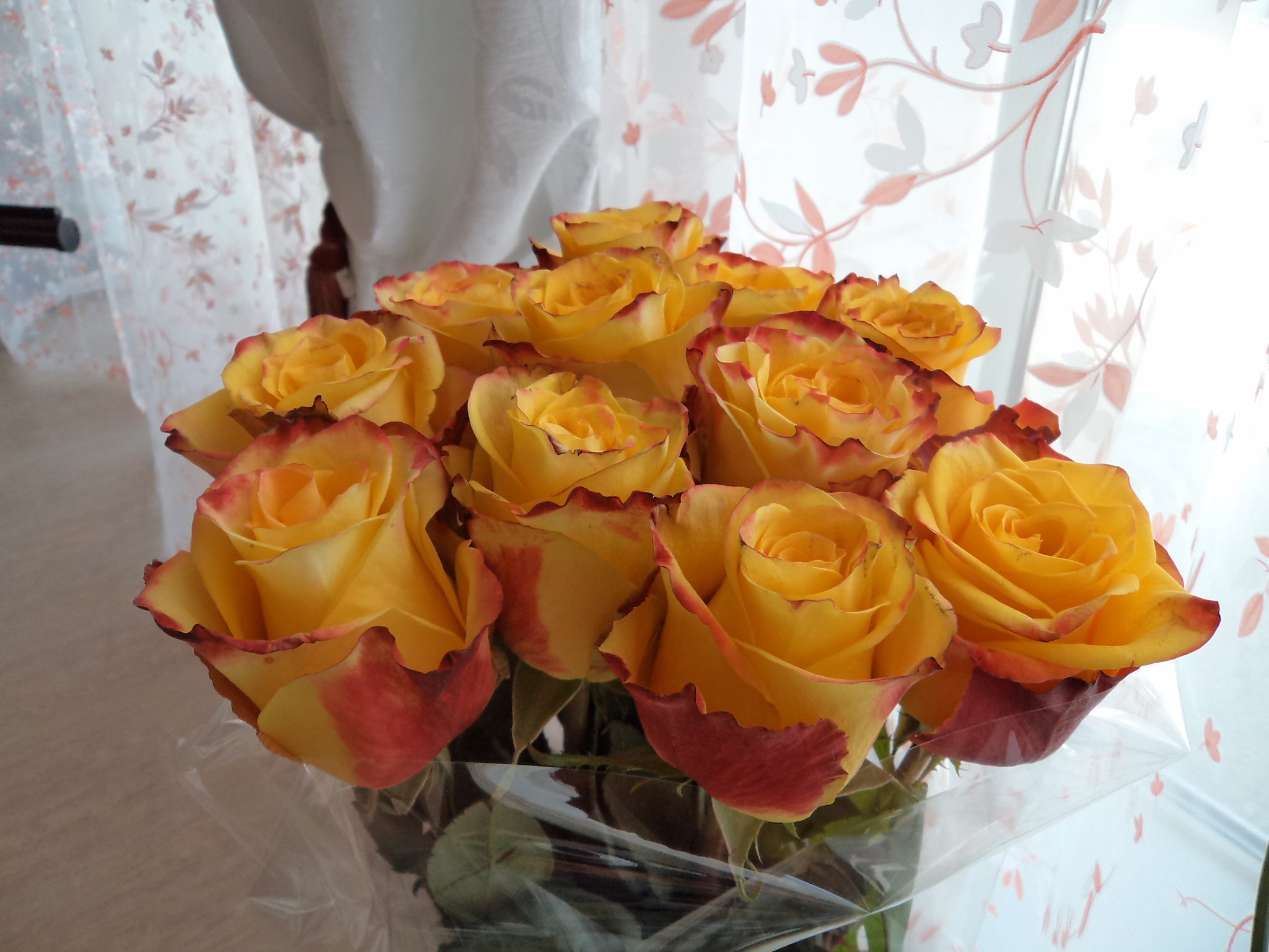 Bouquet of yellow and red roses HD Wallpaper