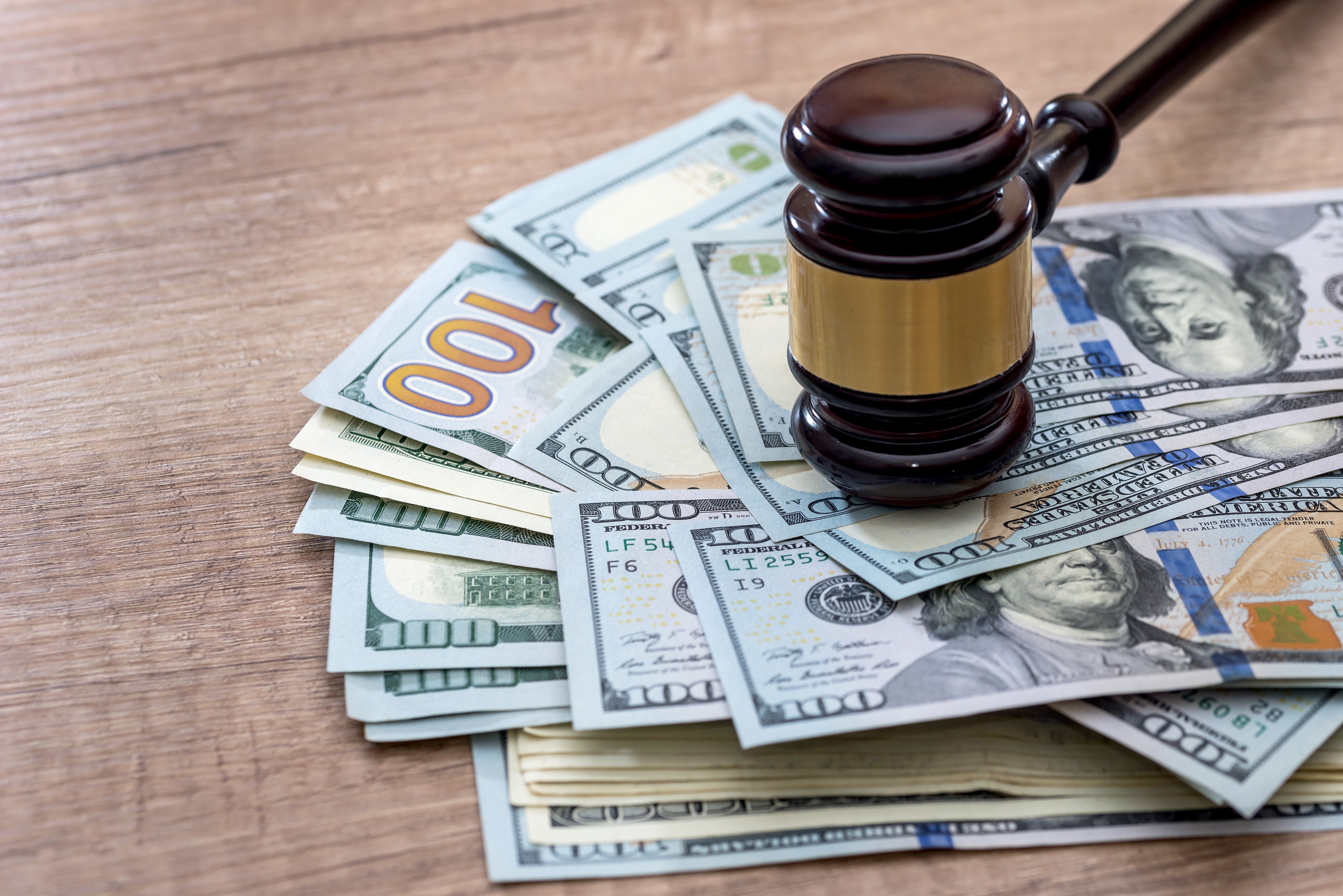 Gavel on US Dollar Banknotes HD Wallpaper