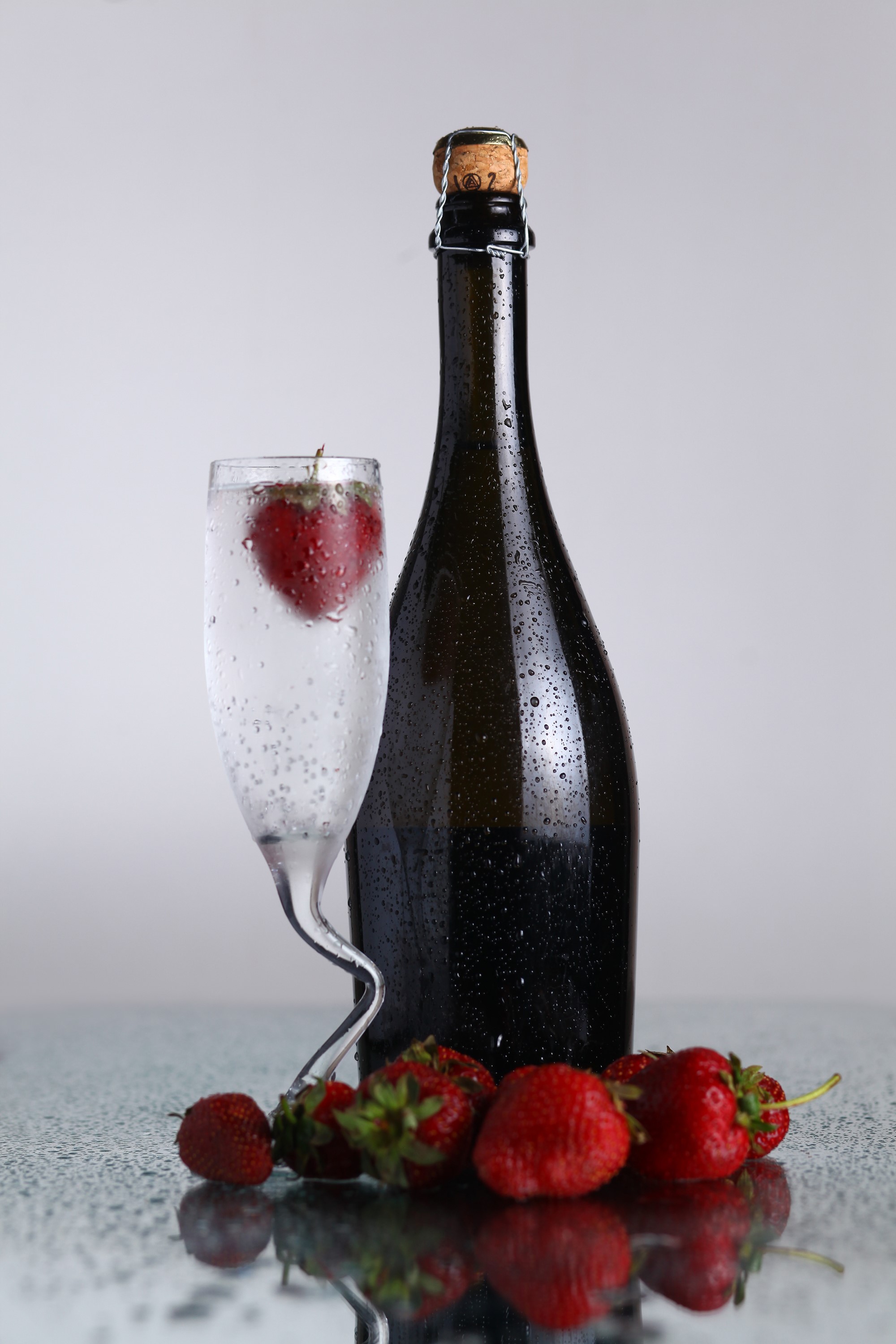 Champagne bottle with strawberries and a glass HD Phone Wallpaper