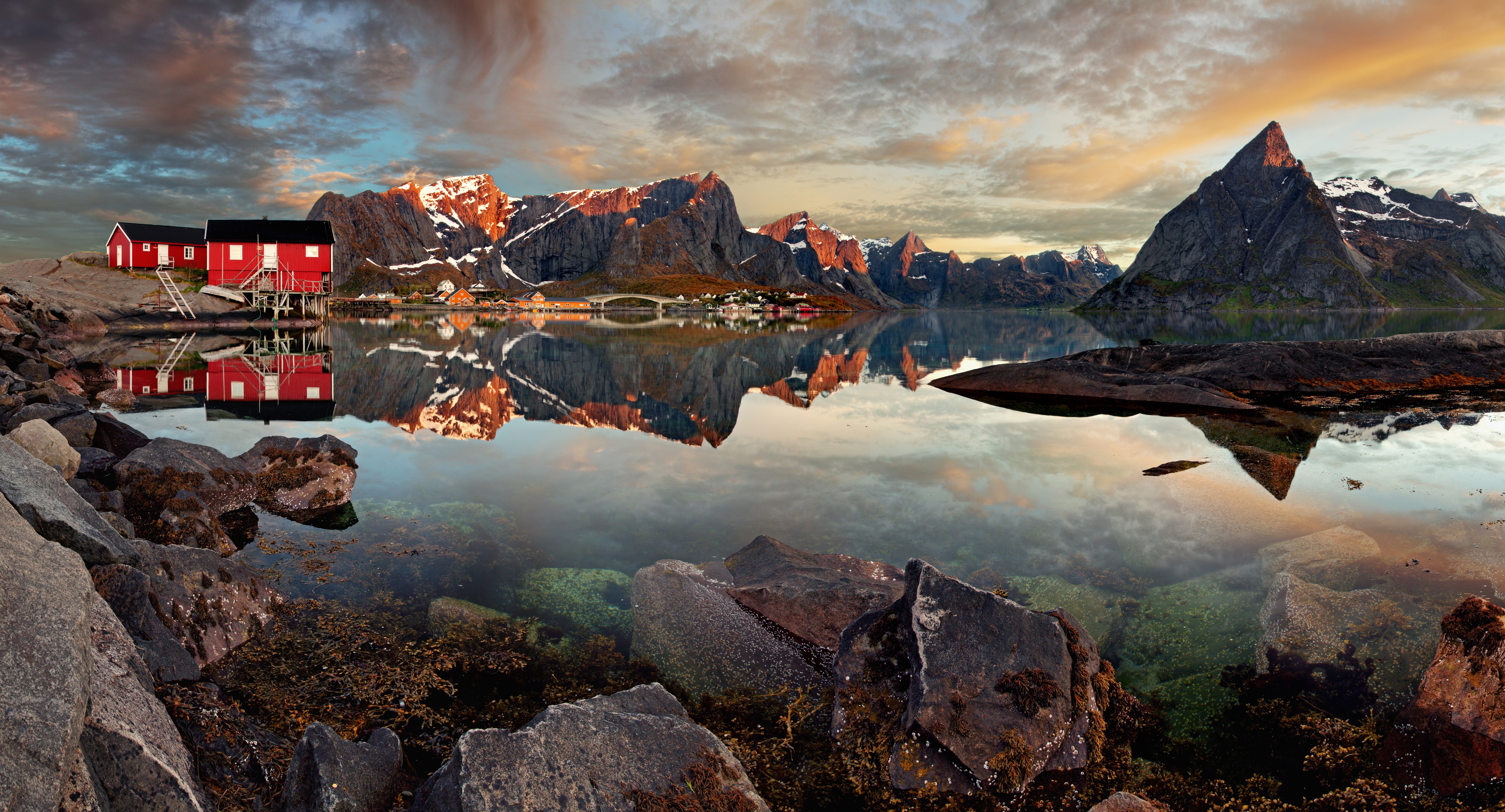 Red houses in Reine, Lofoten, Norway with mountains HD Wallpaper