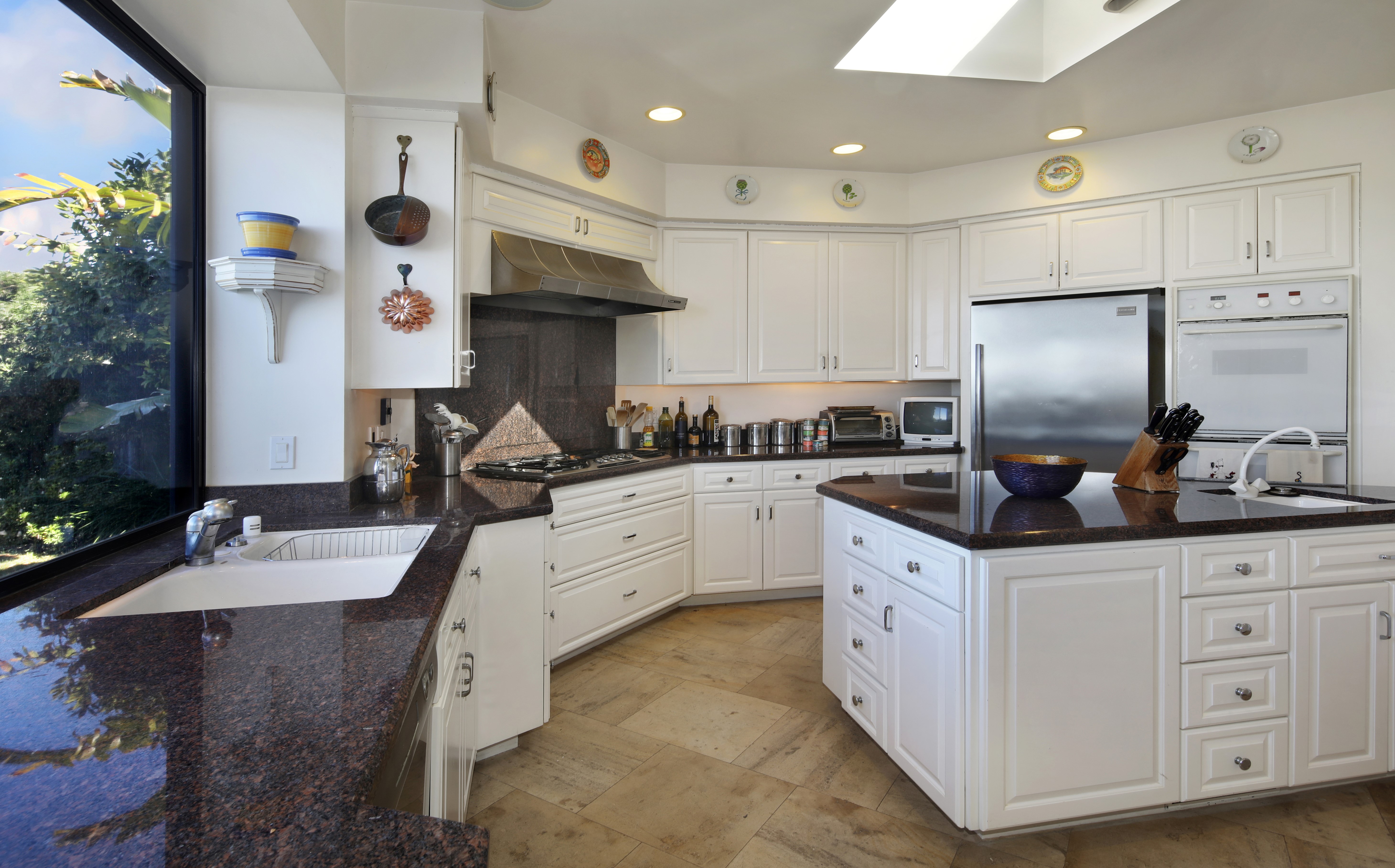 Modern Kitchen with Island and Large Window HD Wallpaper