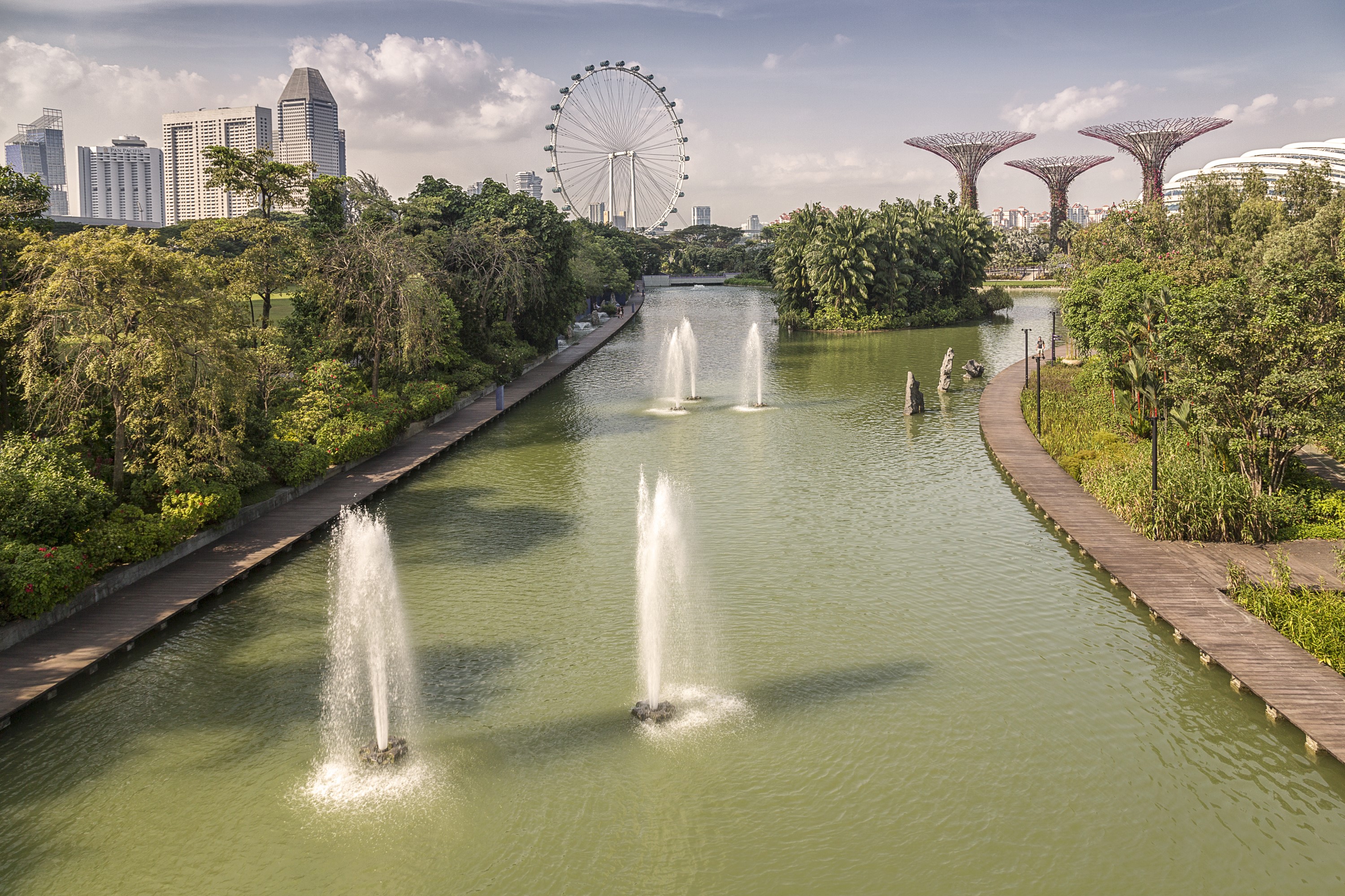 Gardens by the Bay, Singapore with Ferris Wheel HD Wallpaper
