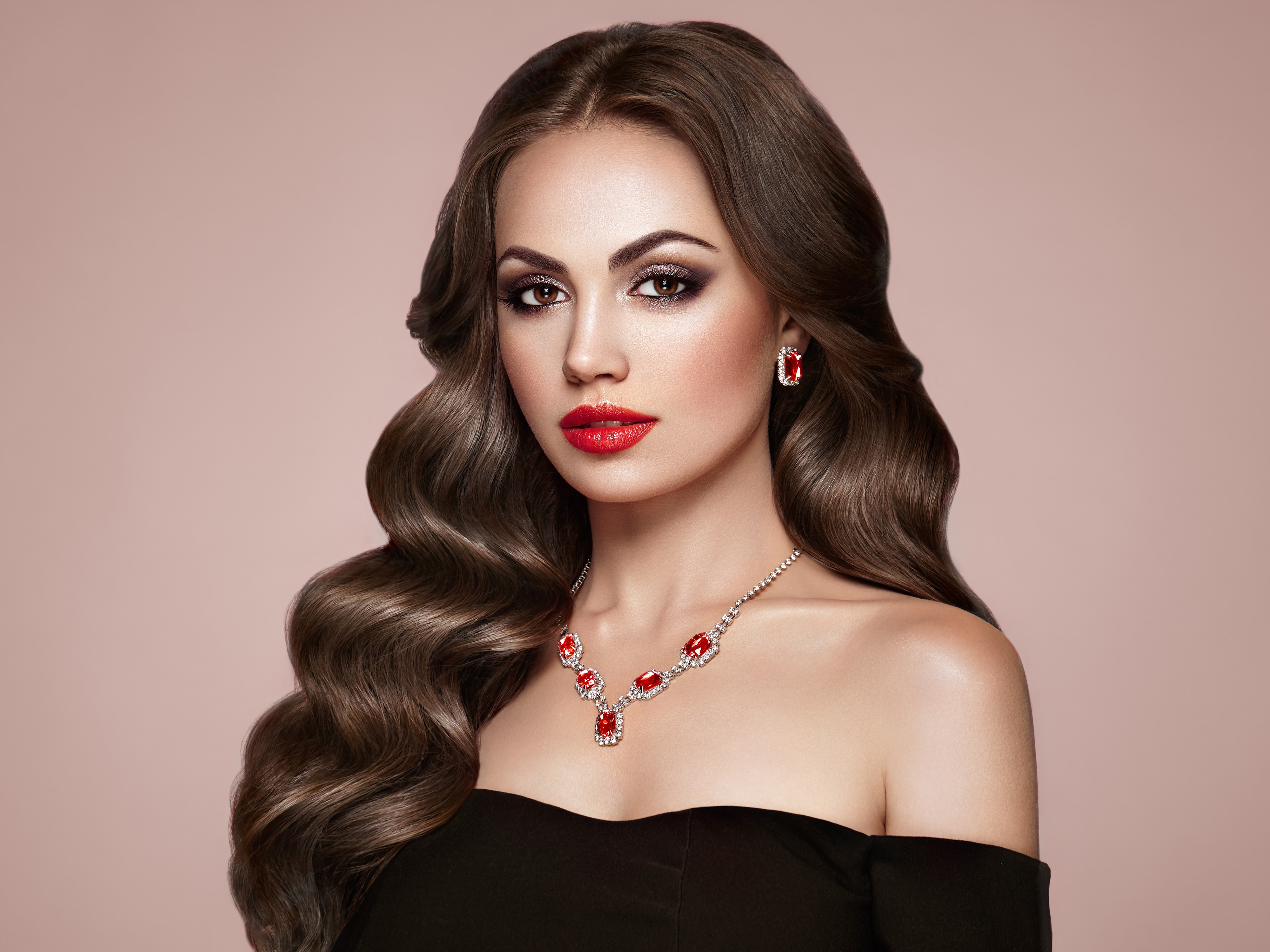 Woman with Red Lips and Jewelry HD Wallpaper