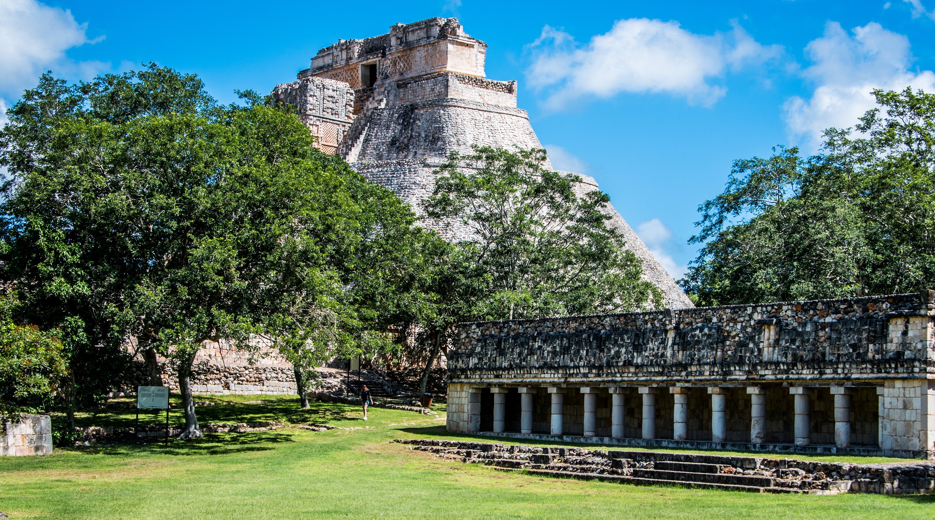 Uxmal Pyramid and Column Building in Mexico HD Wallpaper
