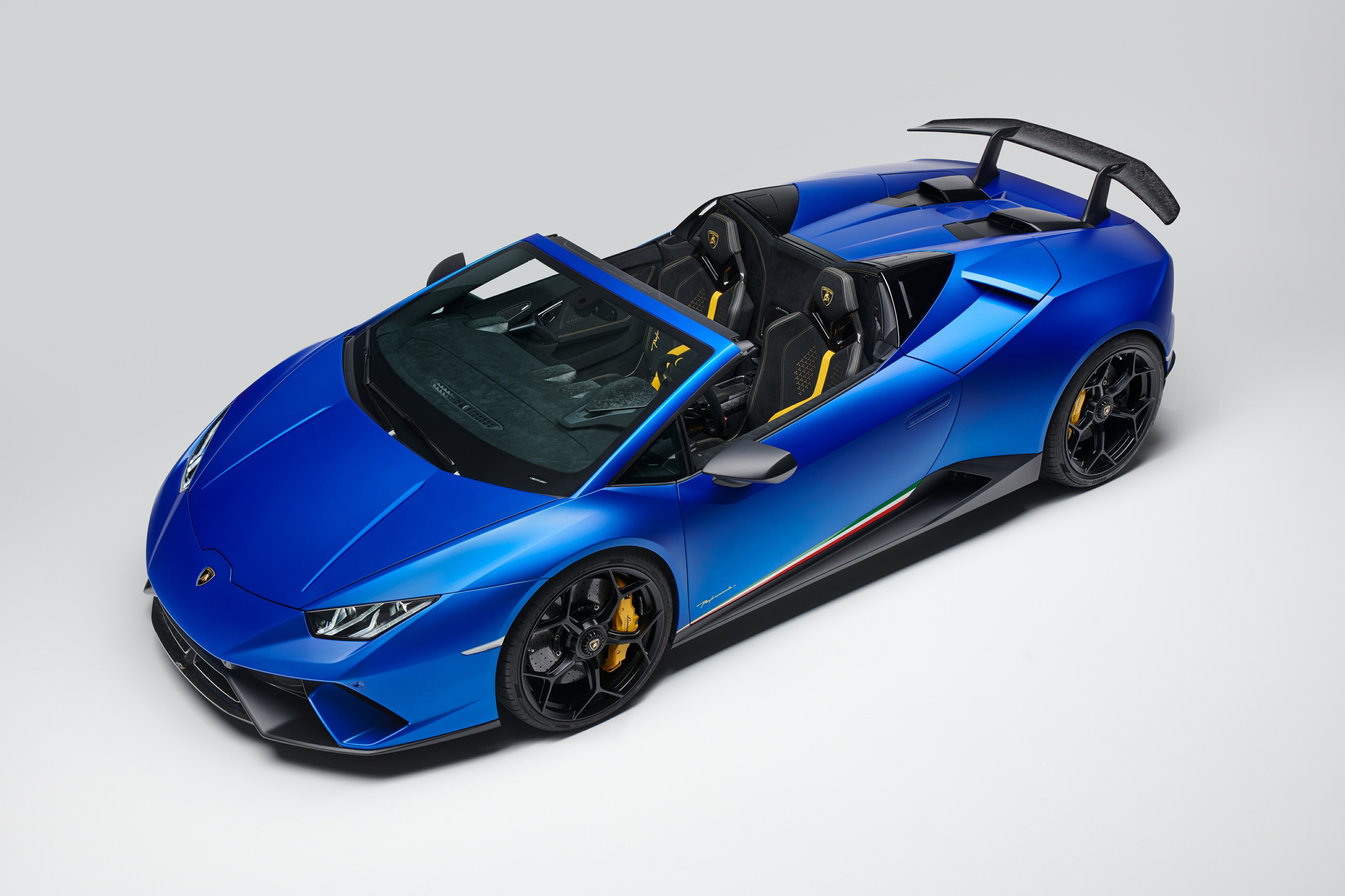 4K Blue Lamborghini Huracan Perfomante Spyder Roadster HD Wallpaper