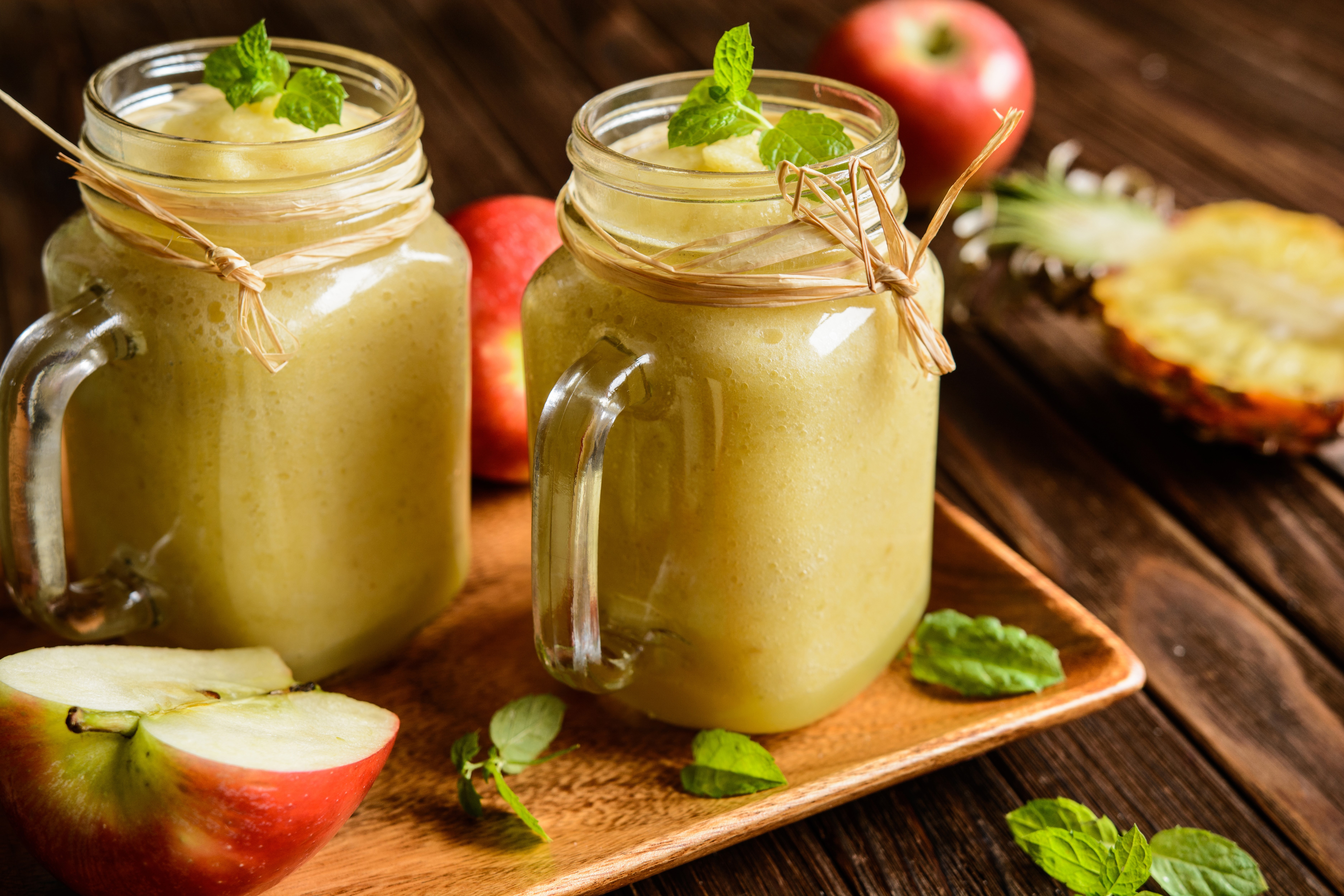 Two apple smoothies in mason jars with mint HD Wallpaper
