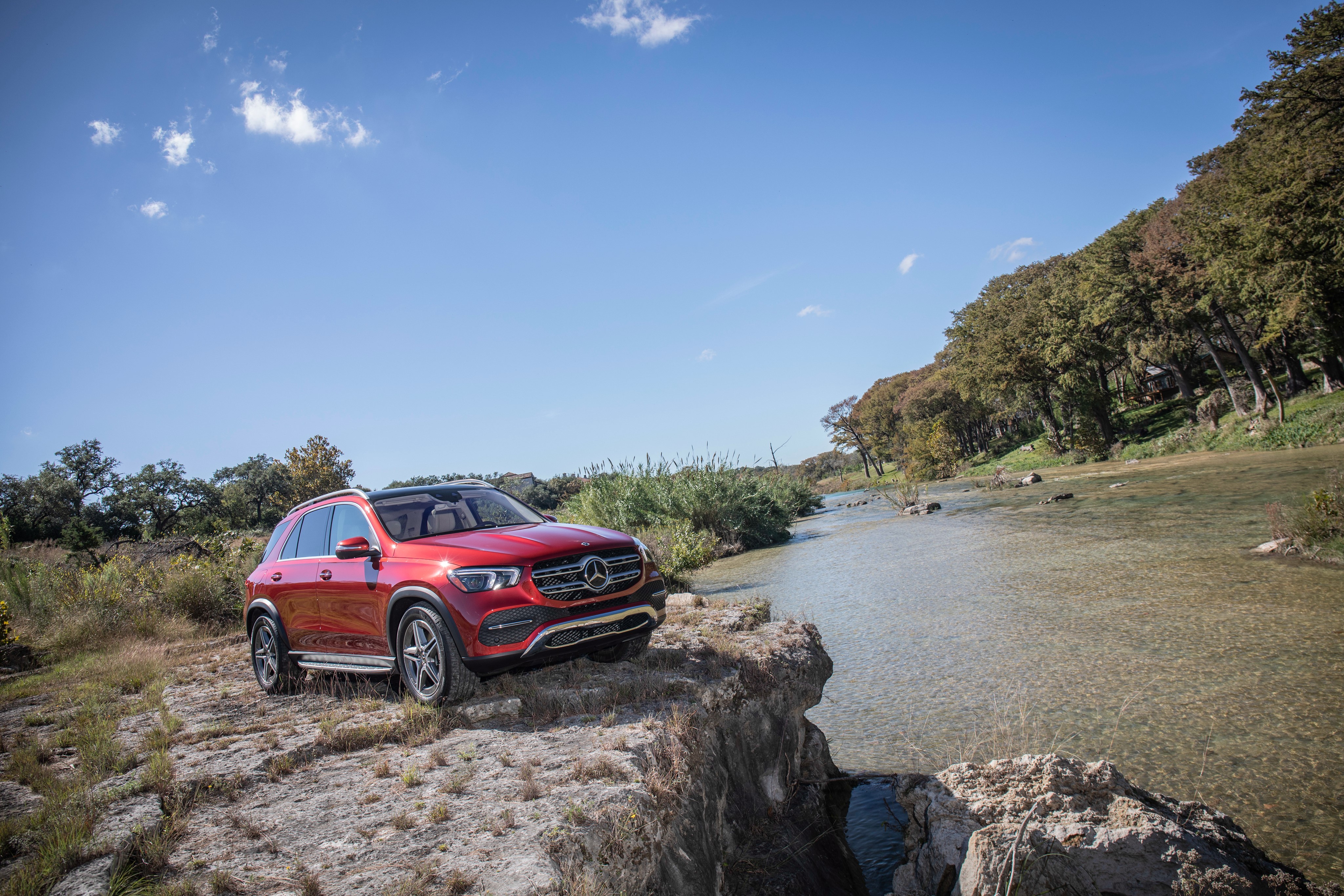 Red 2020 Mercedes-Benz GLE 450 4MATIC SUV HD Wallpaper