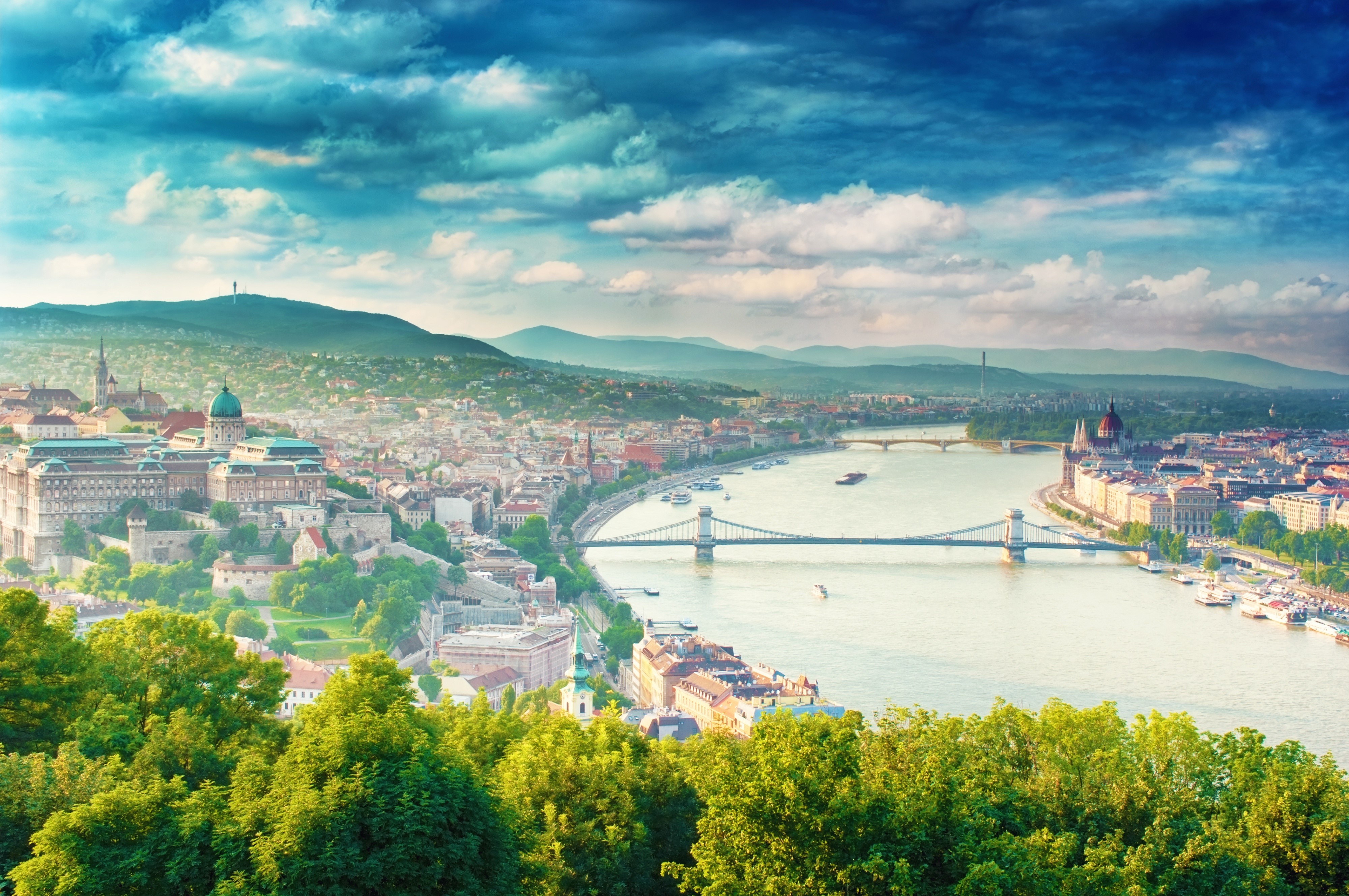 Budapest cityscape with Danube River and bridges, Hungary HD Wallpaper