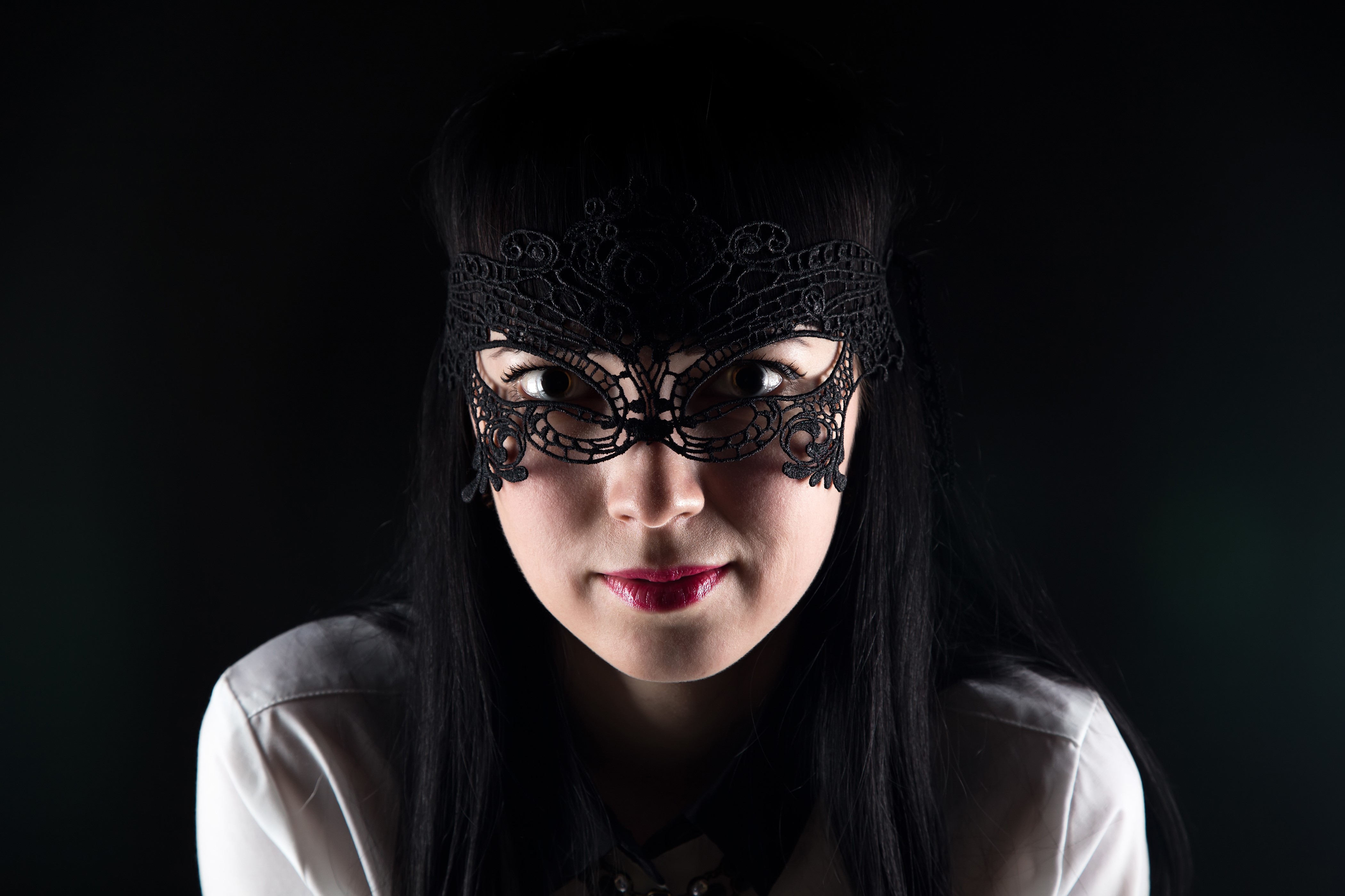 Woman wearing a black lace mask HD Wallpaper