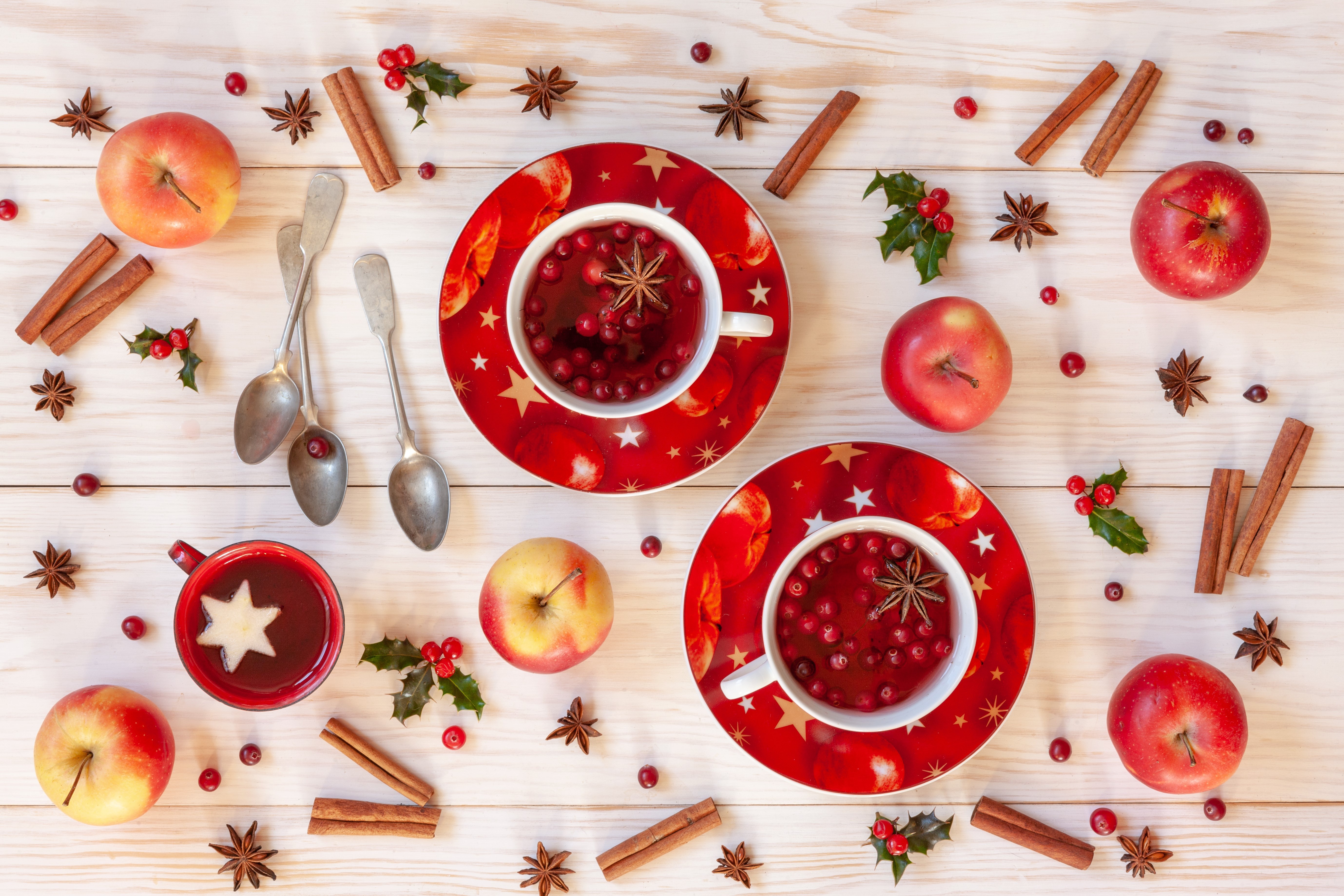 Christmas still life with apples, cinnamon, and mulled wine HD Wallpaper