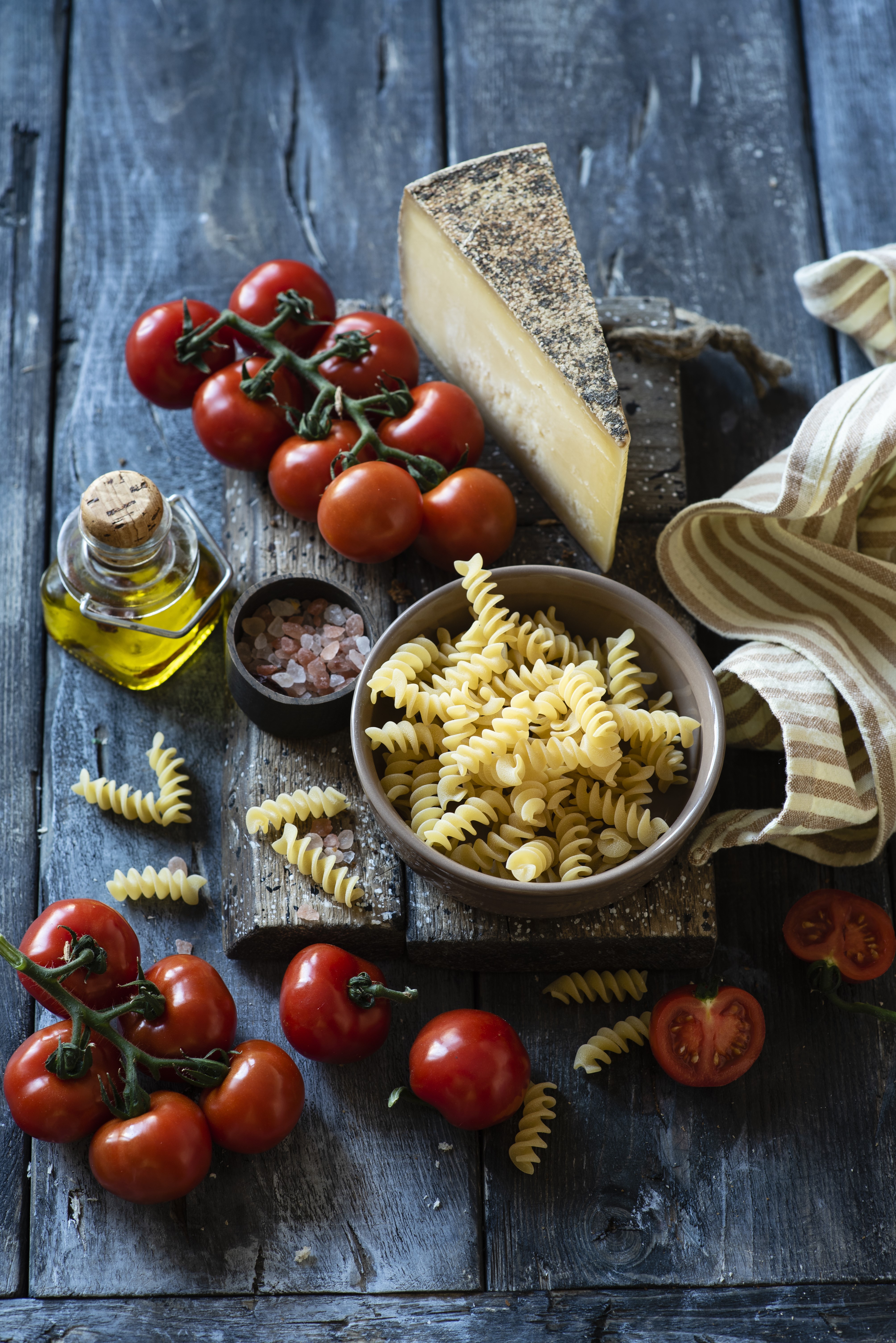 4K Cheese, Tomatoes, and Pasta on Wood HD Phone Wallpaper