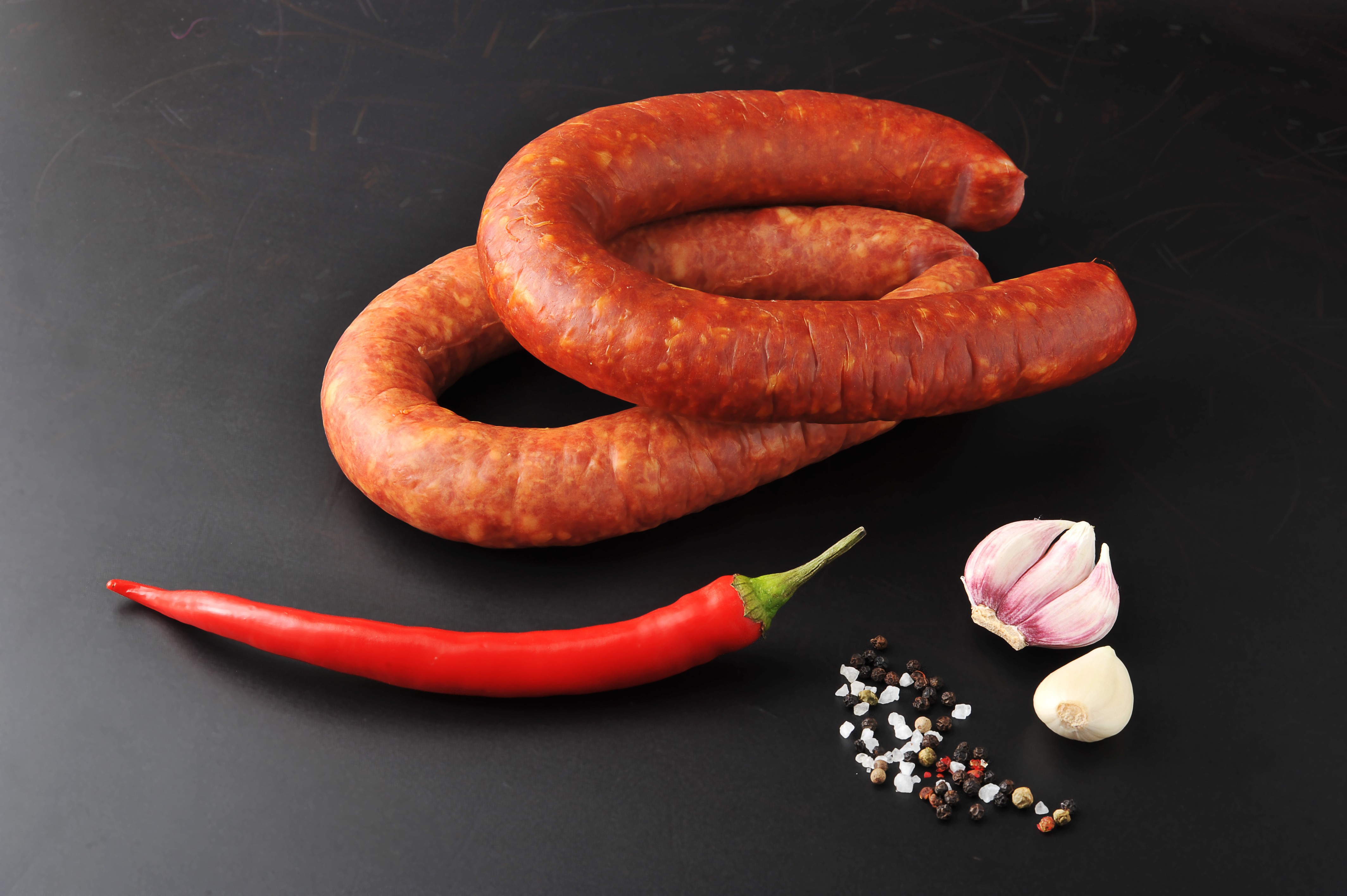 Sausage with chili pepper and garlic HD Wallpaper