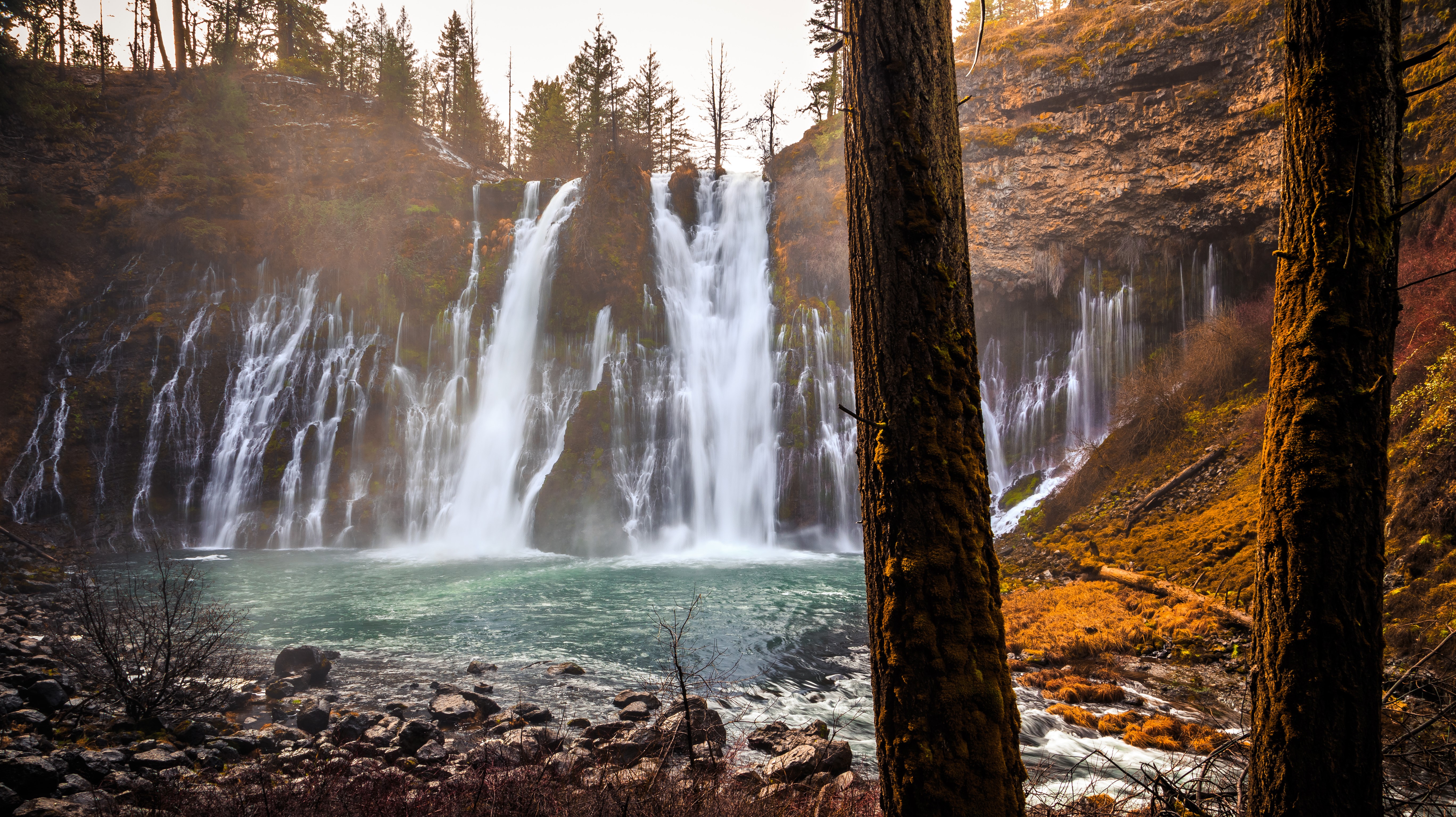 McArthur-Burney Falls Memorial State Park, California, USA HD Wallpaper