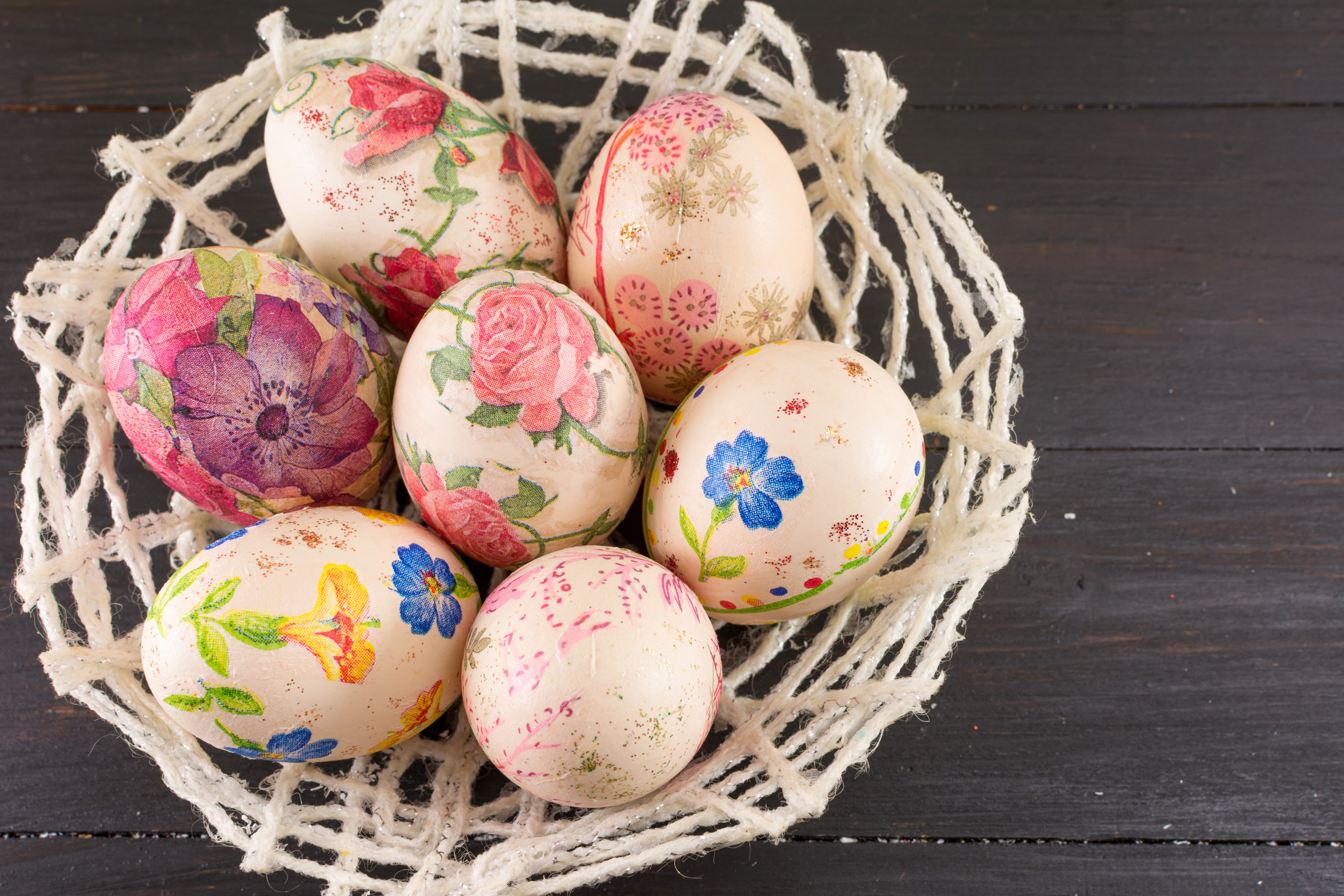 Easter Eggs in a Basket HD Wallpaper