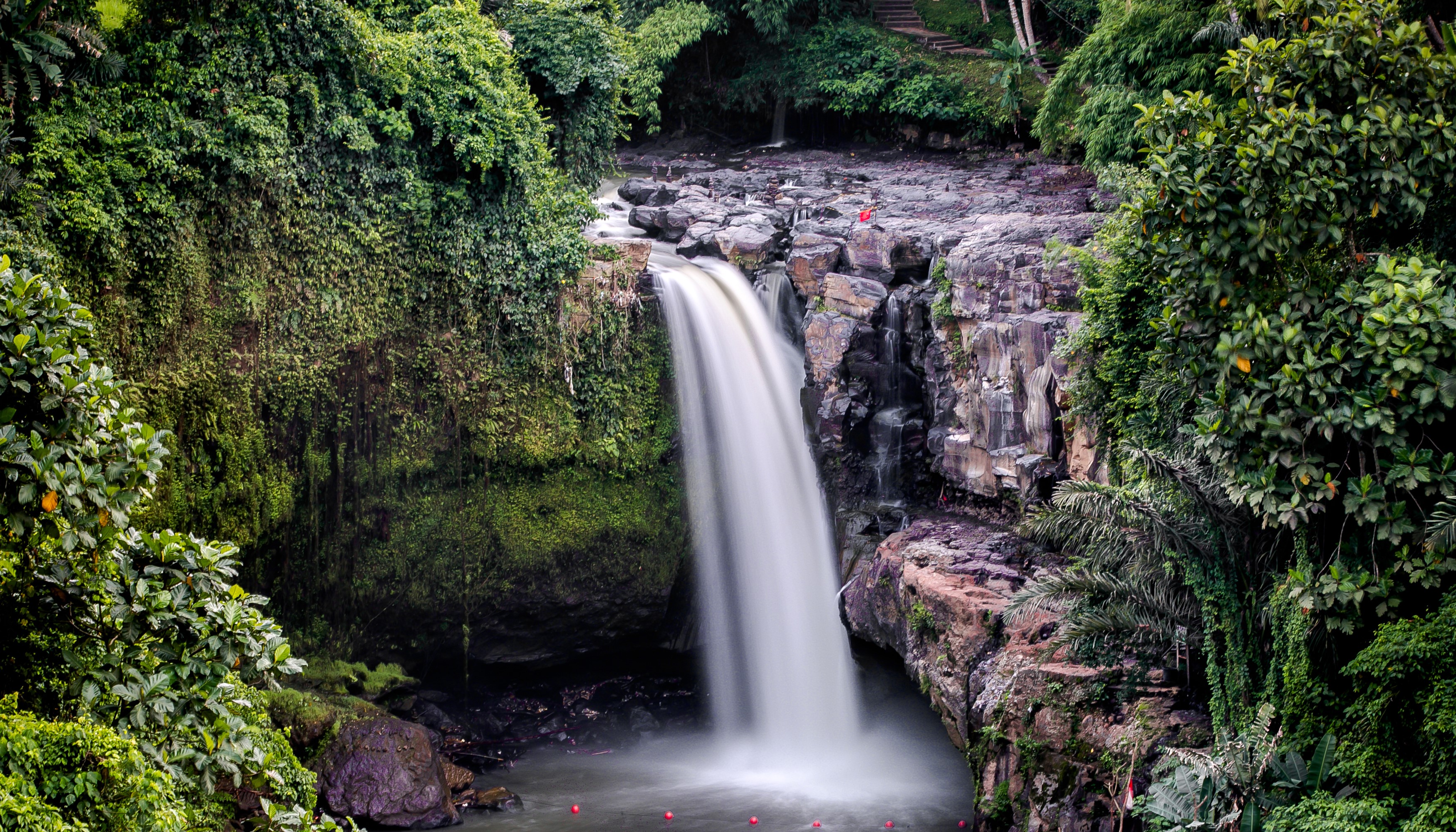 Tegenungan Waterfall in Bali, Indonesia HD Wallpaper