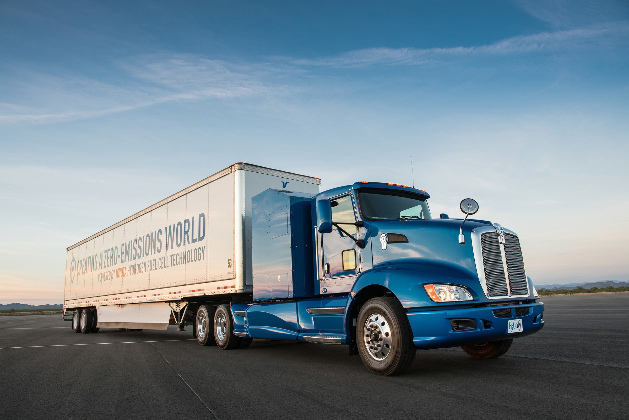 Toyota Fuel Cell Truck Prototype HD Wallpaper